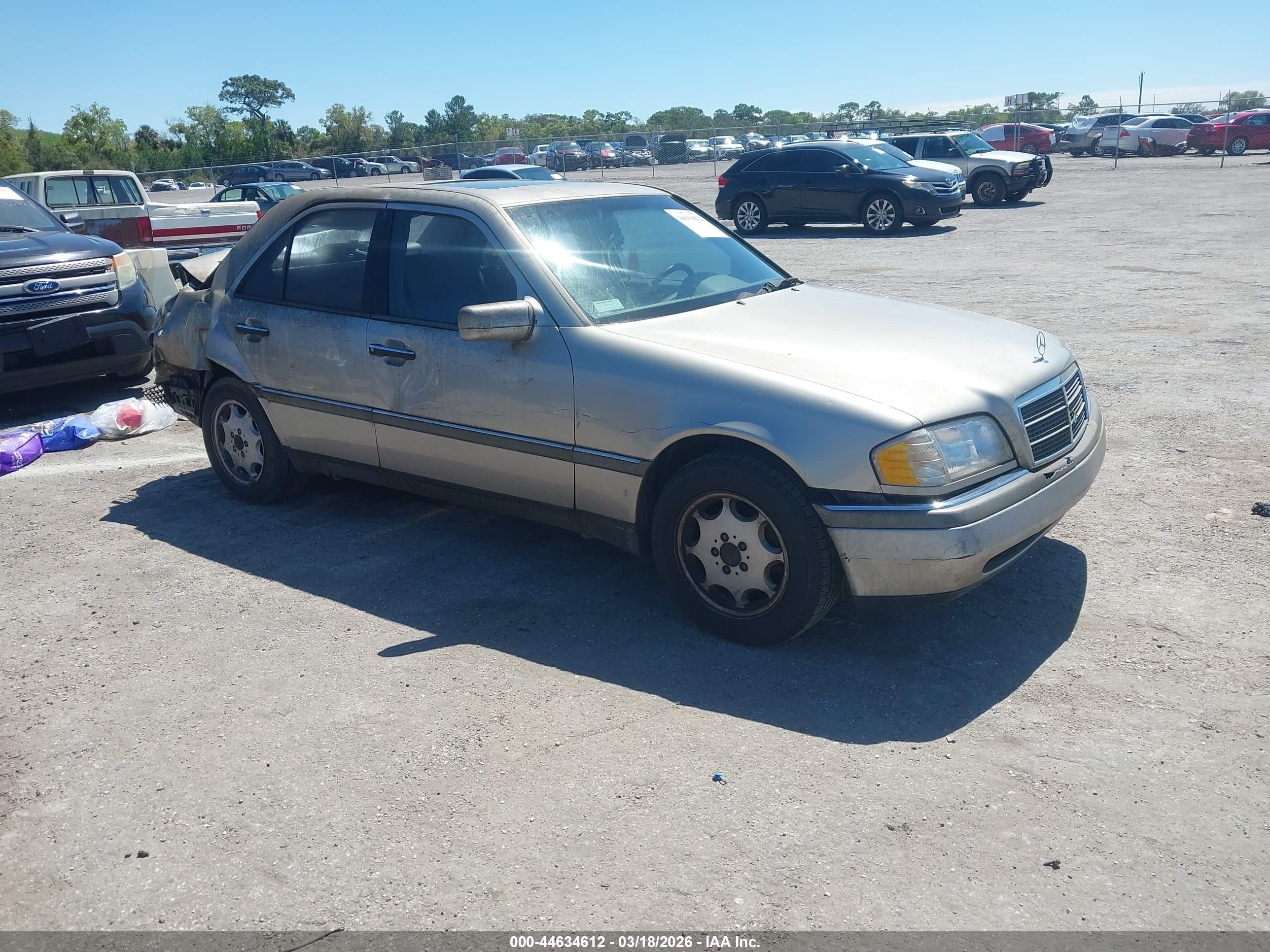 1997 Mercedes-benz C 230   Beige vin: WDBHA23E8VA493428