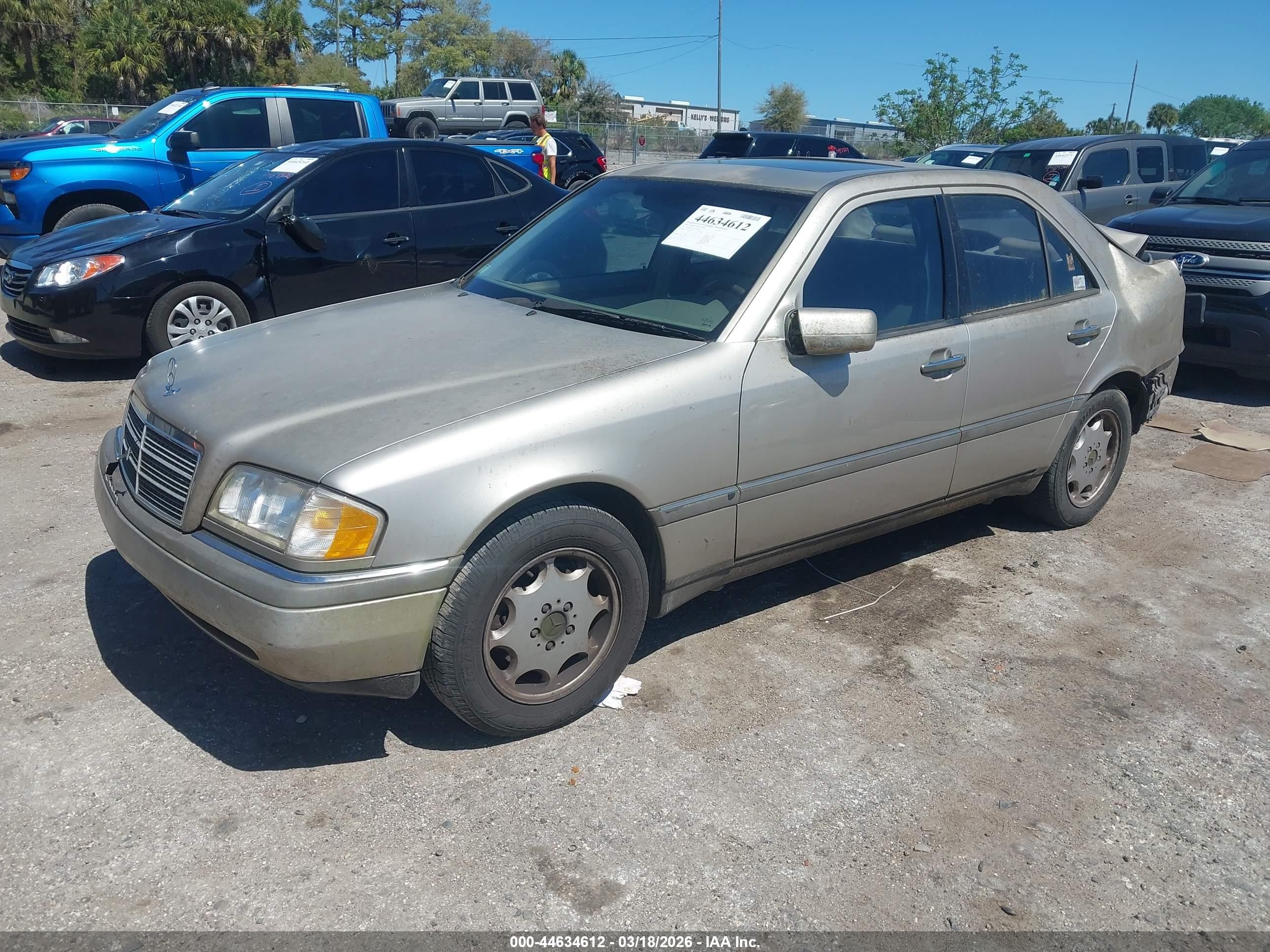 1997 Mercedes-benz C 230   Beige vin: WDBHA23E8VA493428