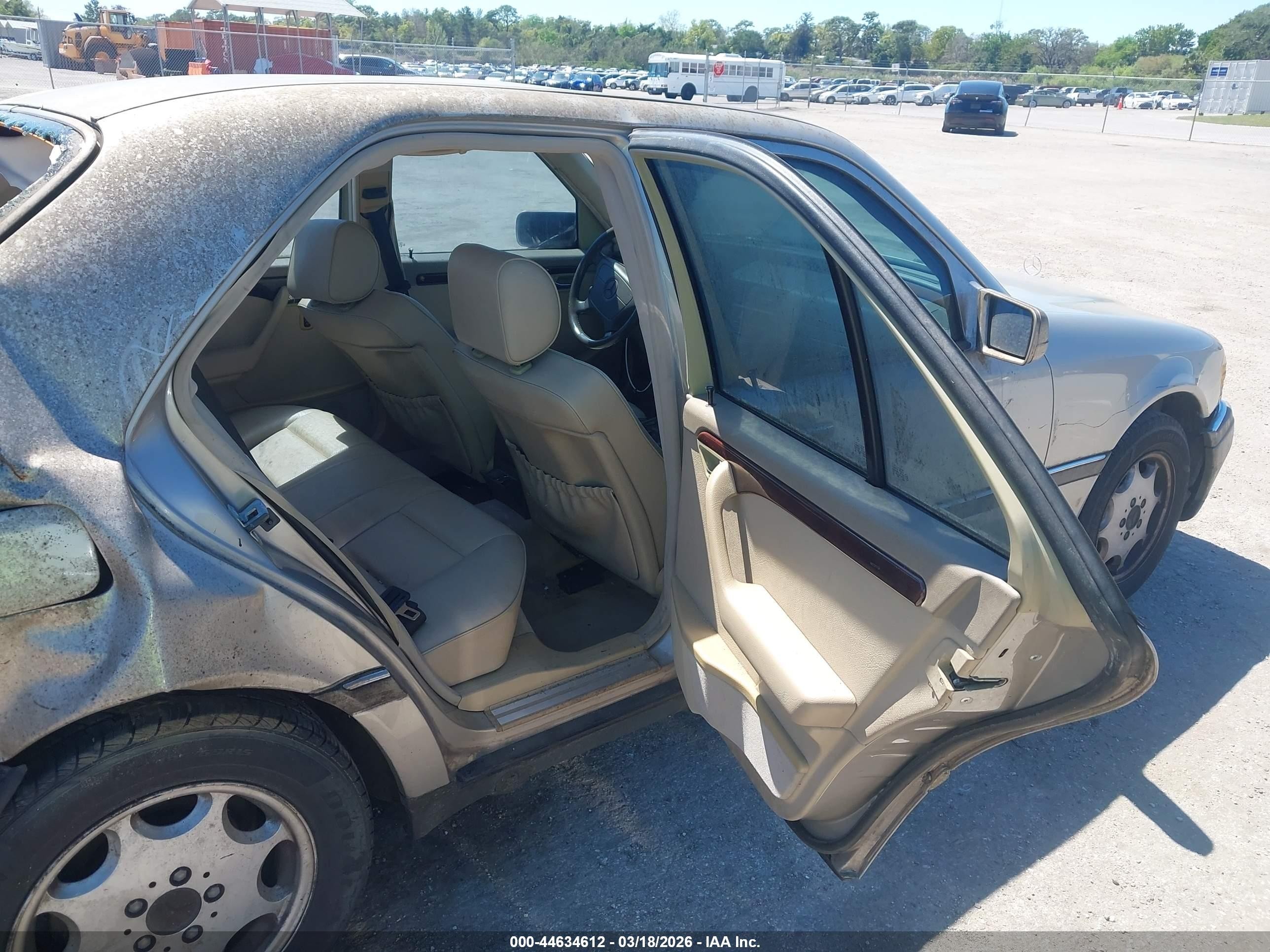 1997 Mercedes-benz C 230   Beige vin: WDBHA23E8VA493428
