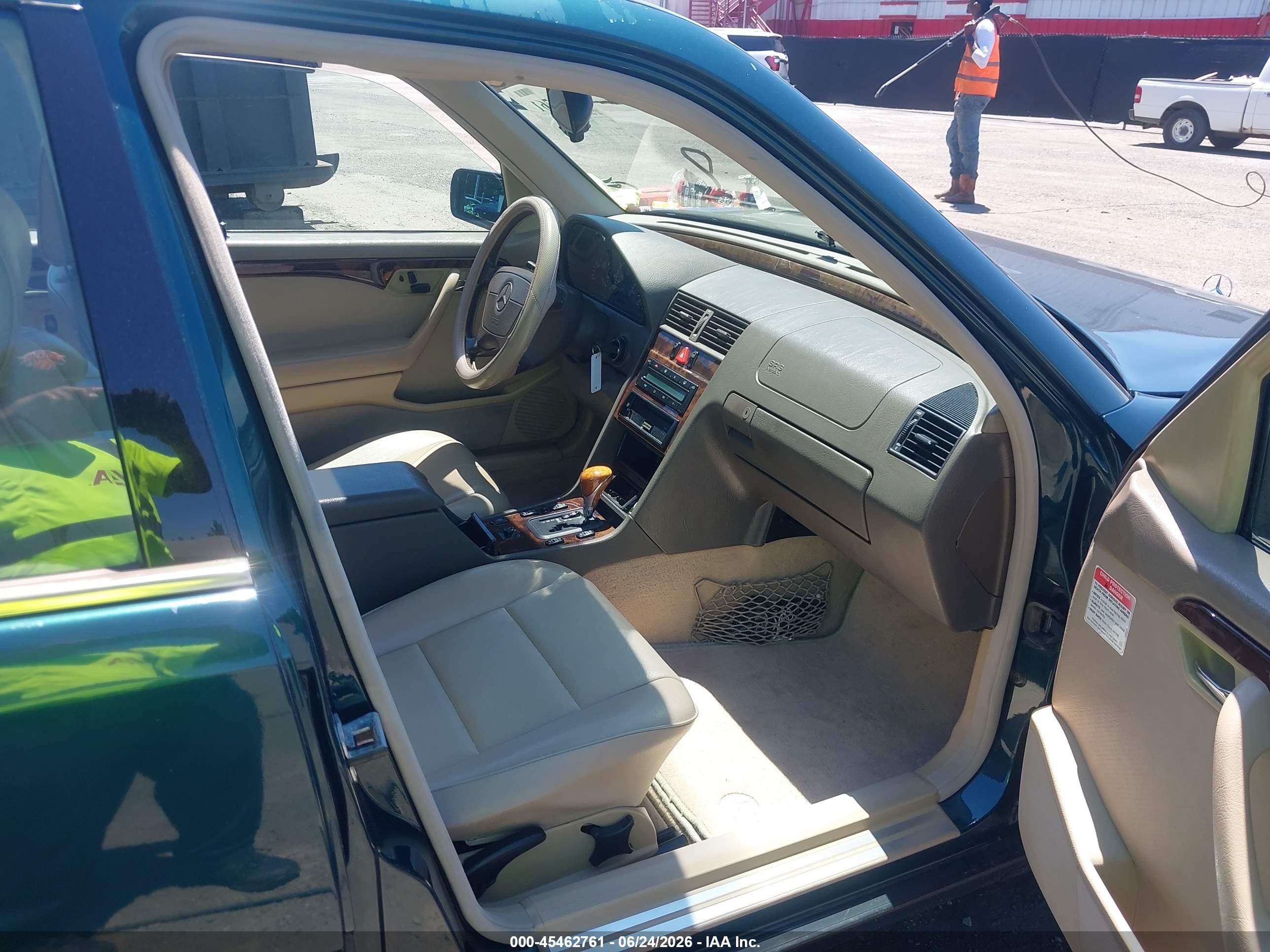 1997 Mercedes-benz C 230   Green vin: WDBHA23E8VF520663