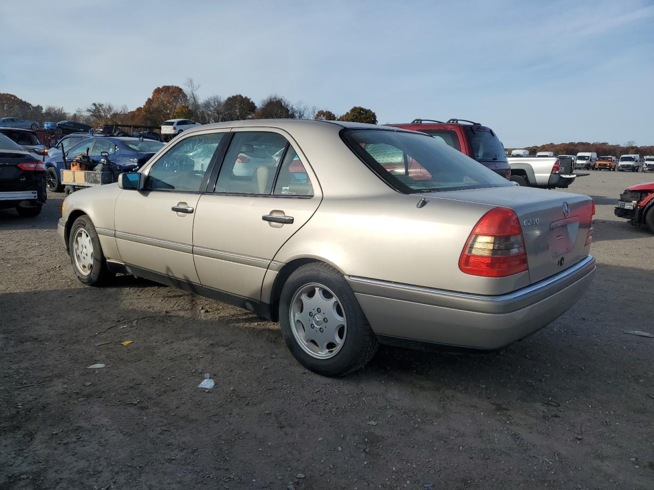 1997 Mercedes-benz C 230 Tan vin: WDBHA23E8VF535809