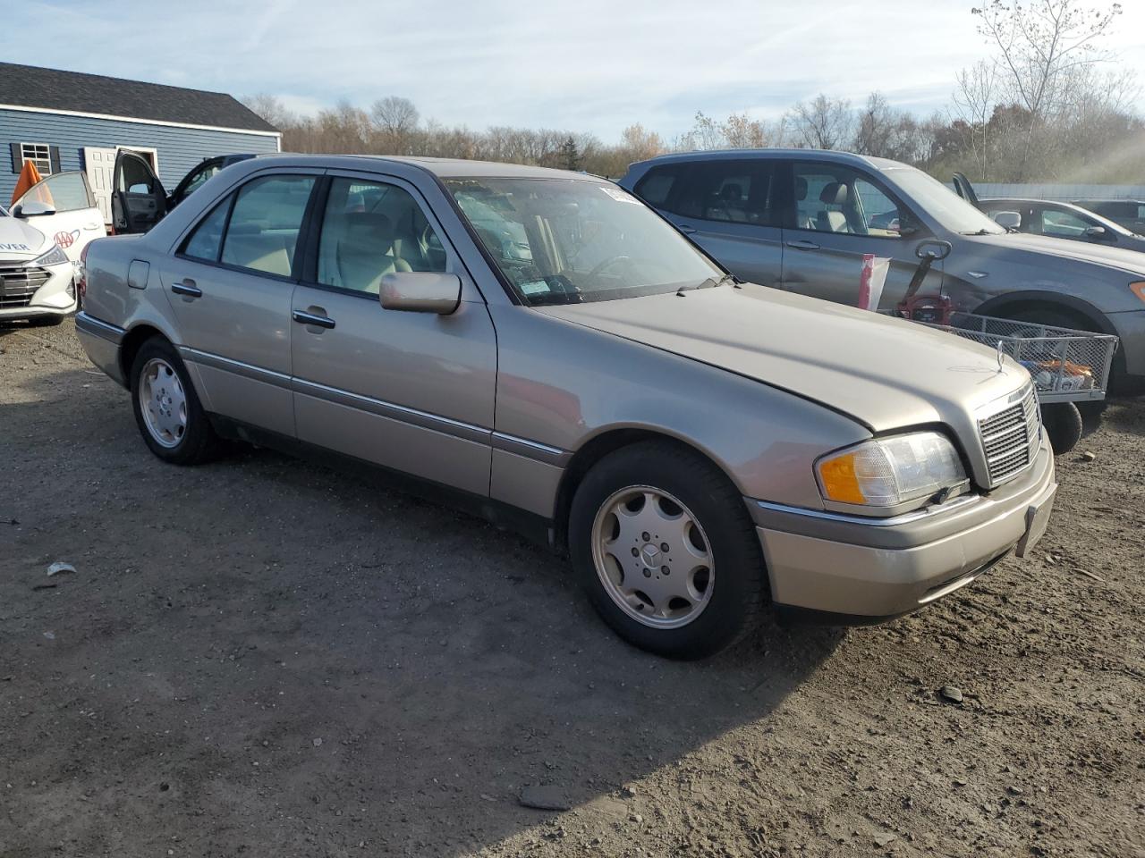 1997 Mercedes-benz C 230 Tan vin: WDBHA23E8VF535809