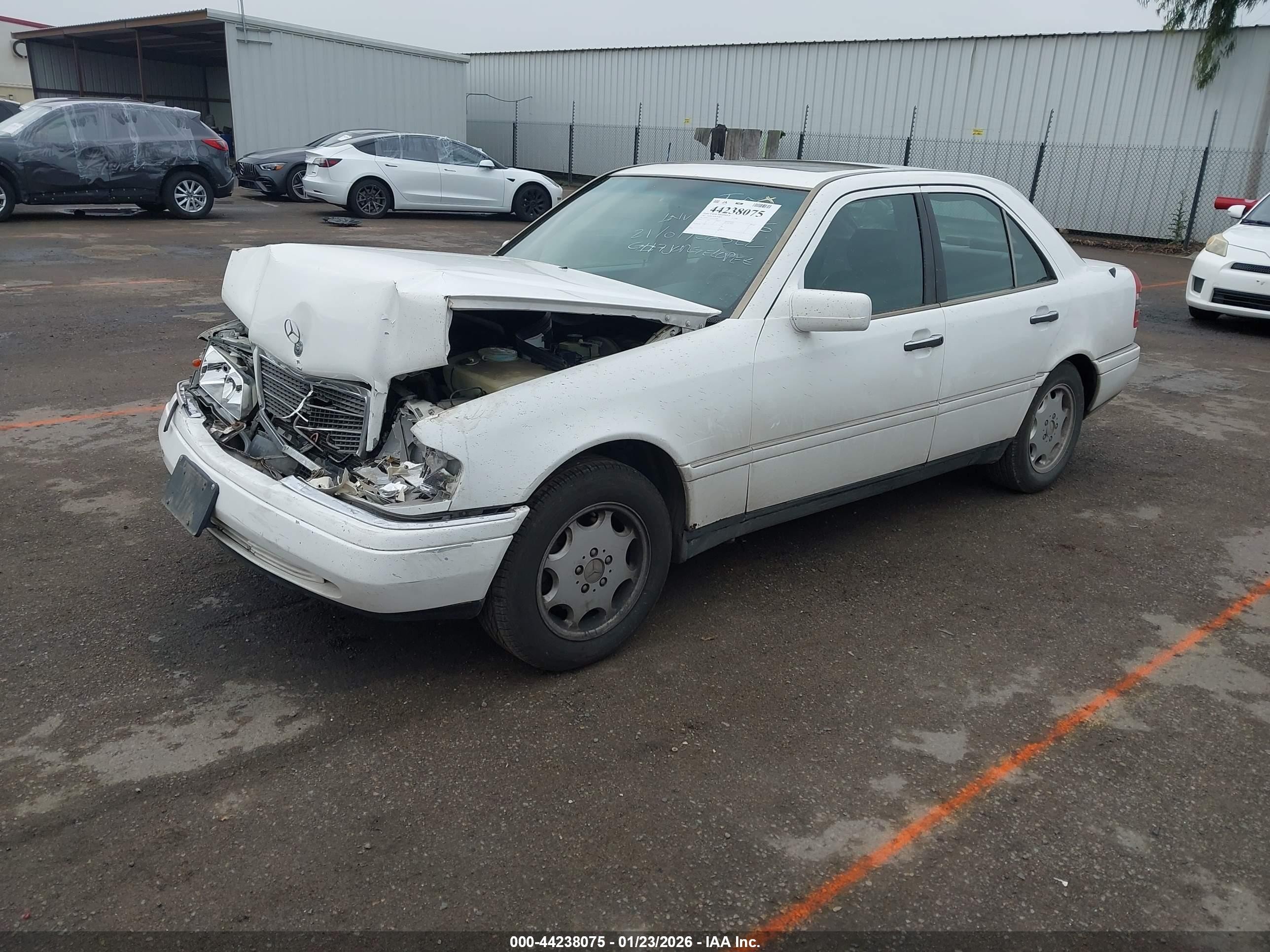 1997 Mercedes-benz C 230   Белый vin: WDBHA23E9VA513461