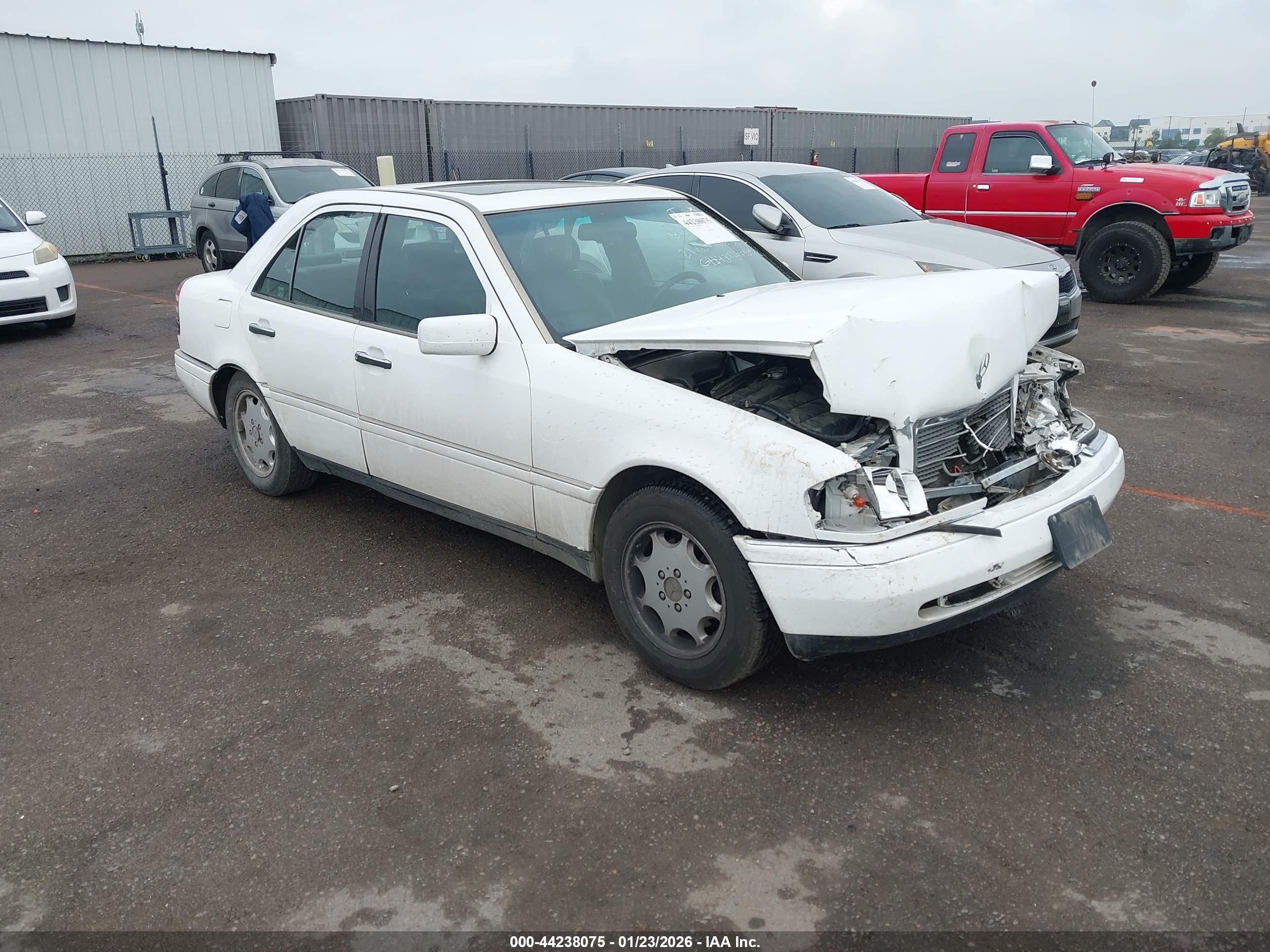 1997 Mercedes-benz C 230   Белый vin: WDBHA23E9VA513461