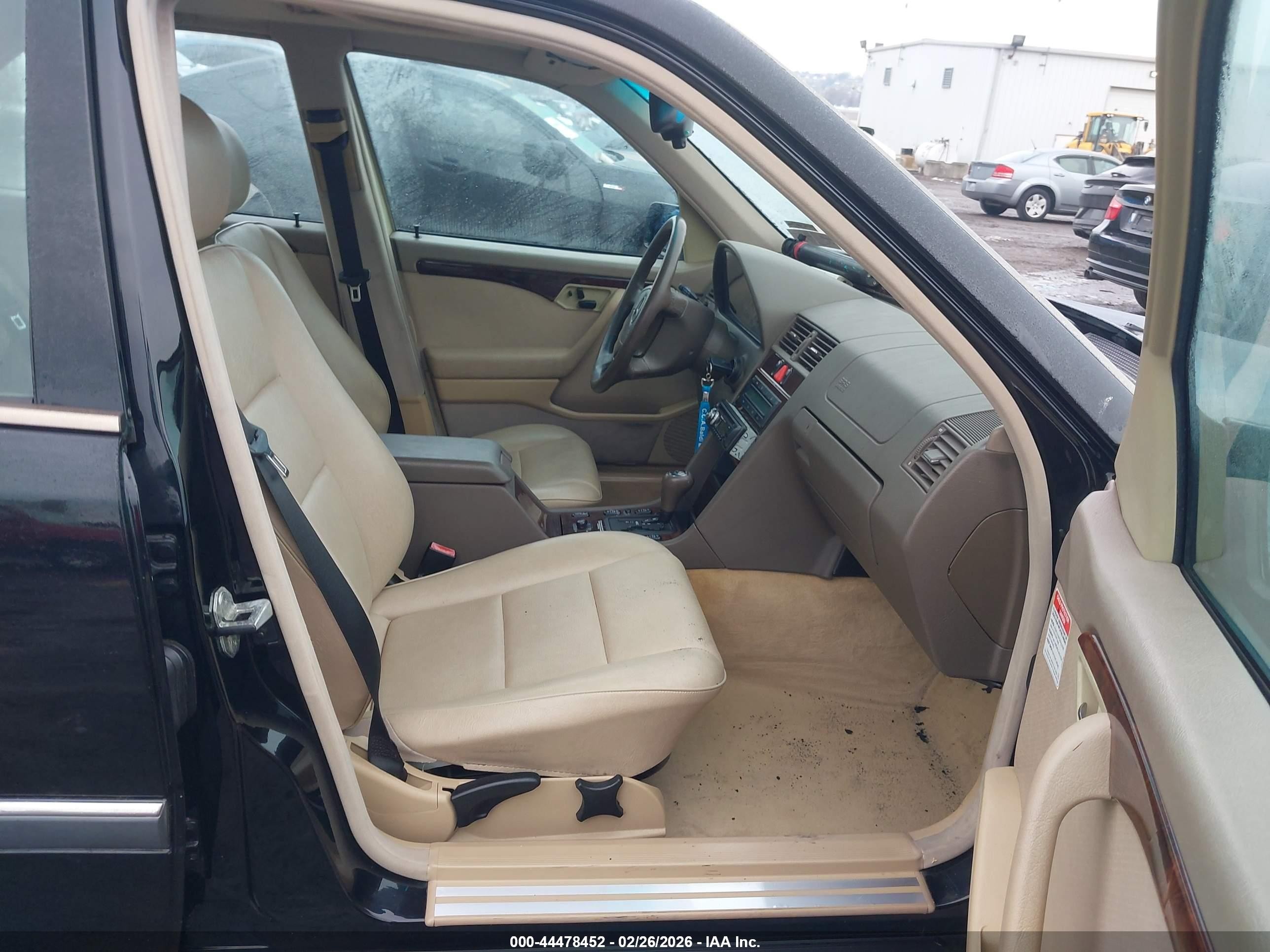 1997 Mercedes-benz C 230   Black vin: WDBHA23EXVF517750