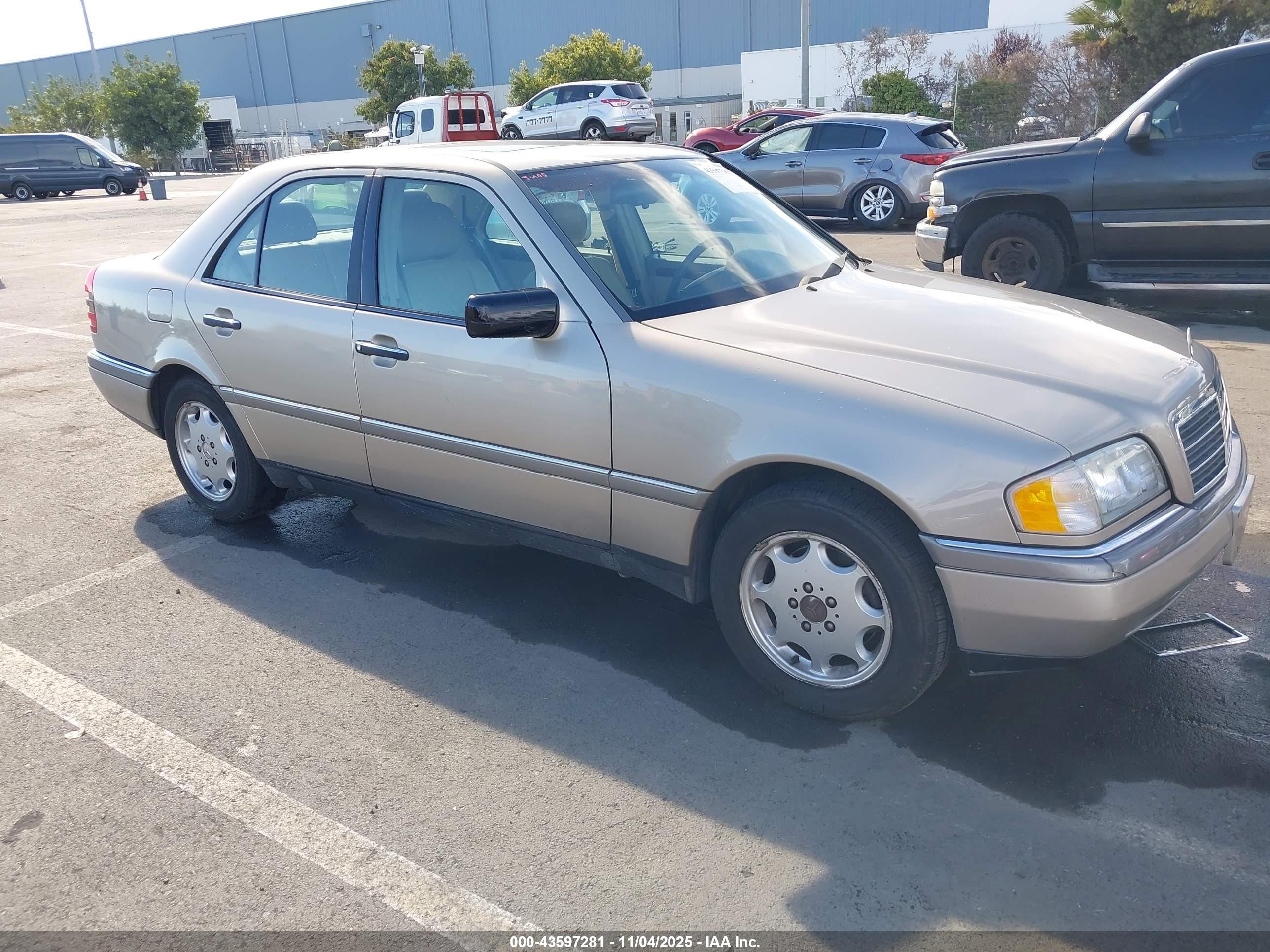 1997 Mercedes-benz C 230   Коричневый vin: WDBHA23EXVF552787