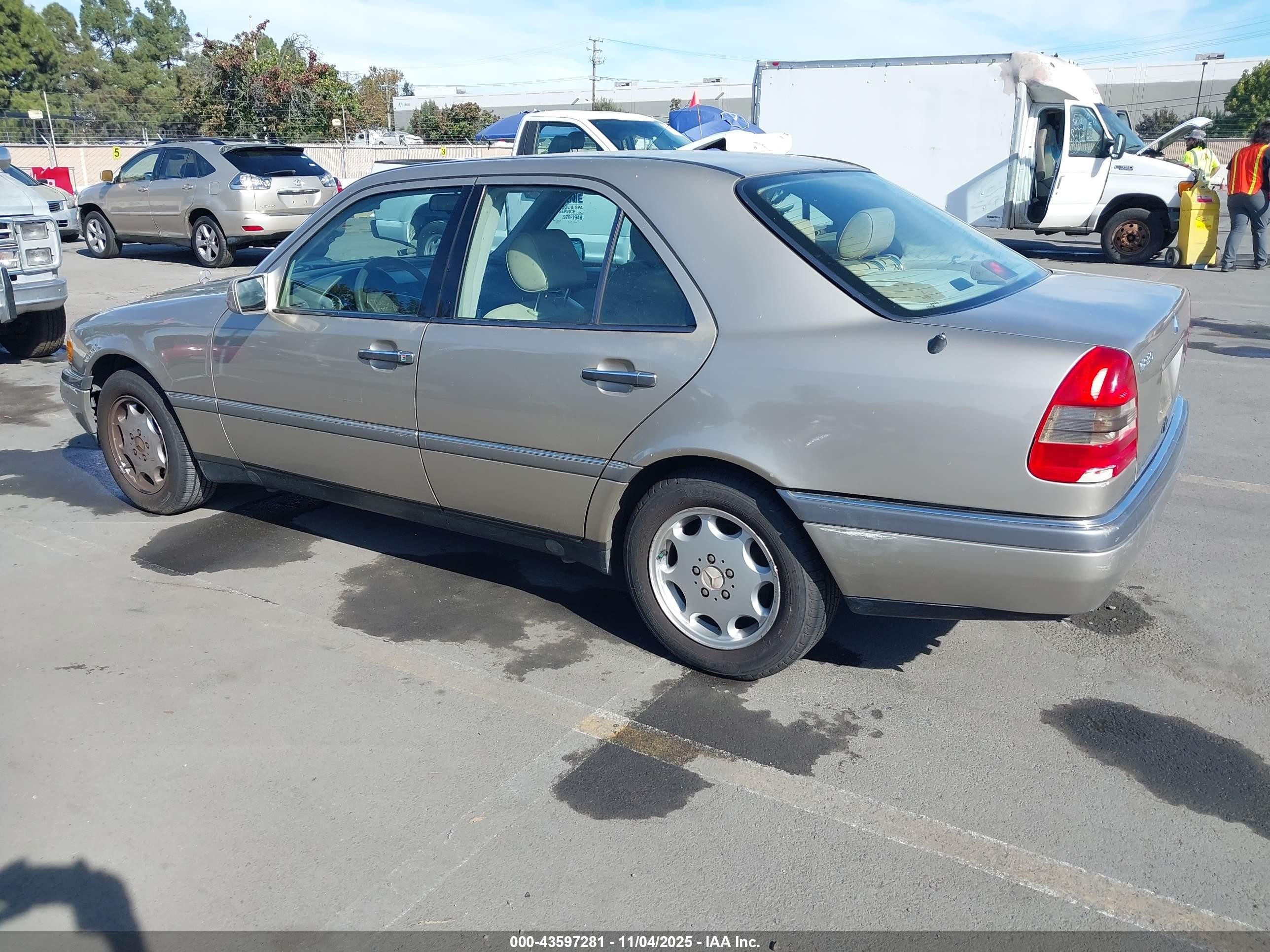 1997 Mercedes-benz C 230   Коричневый vin: WDBHA23EXVF552787