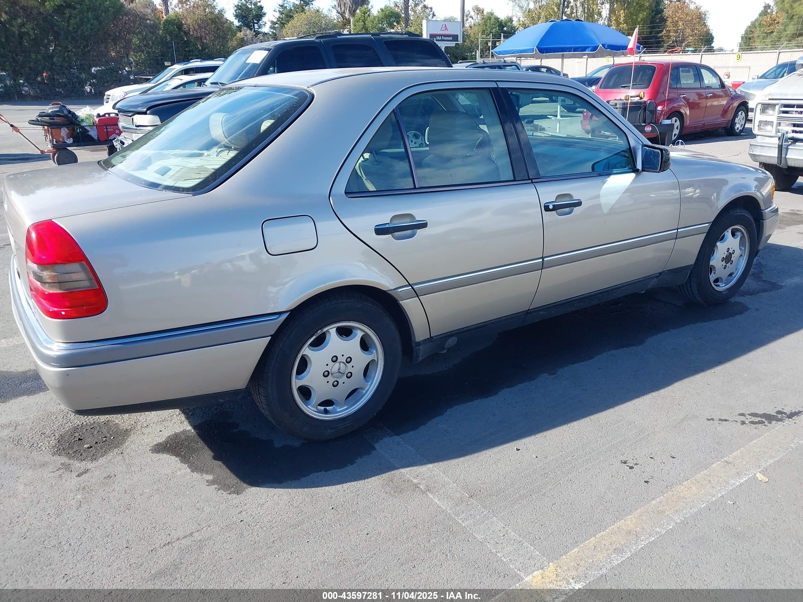 1997 Mercedes-benz C 230   Коричневый vin: WDBHA23EXVF552787