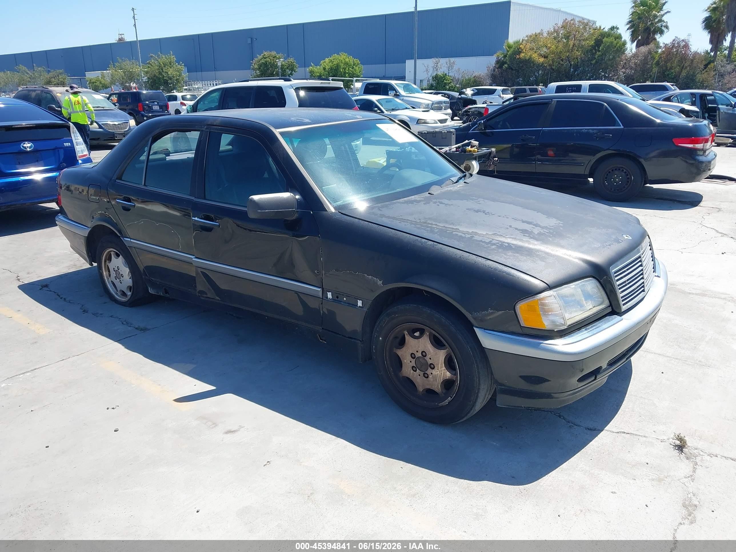 1998 Mercedes-benz C 230   Black vin: WDBHA23G1WA596273