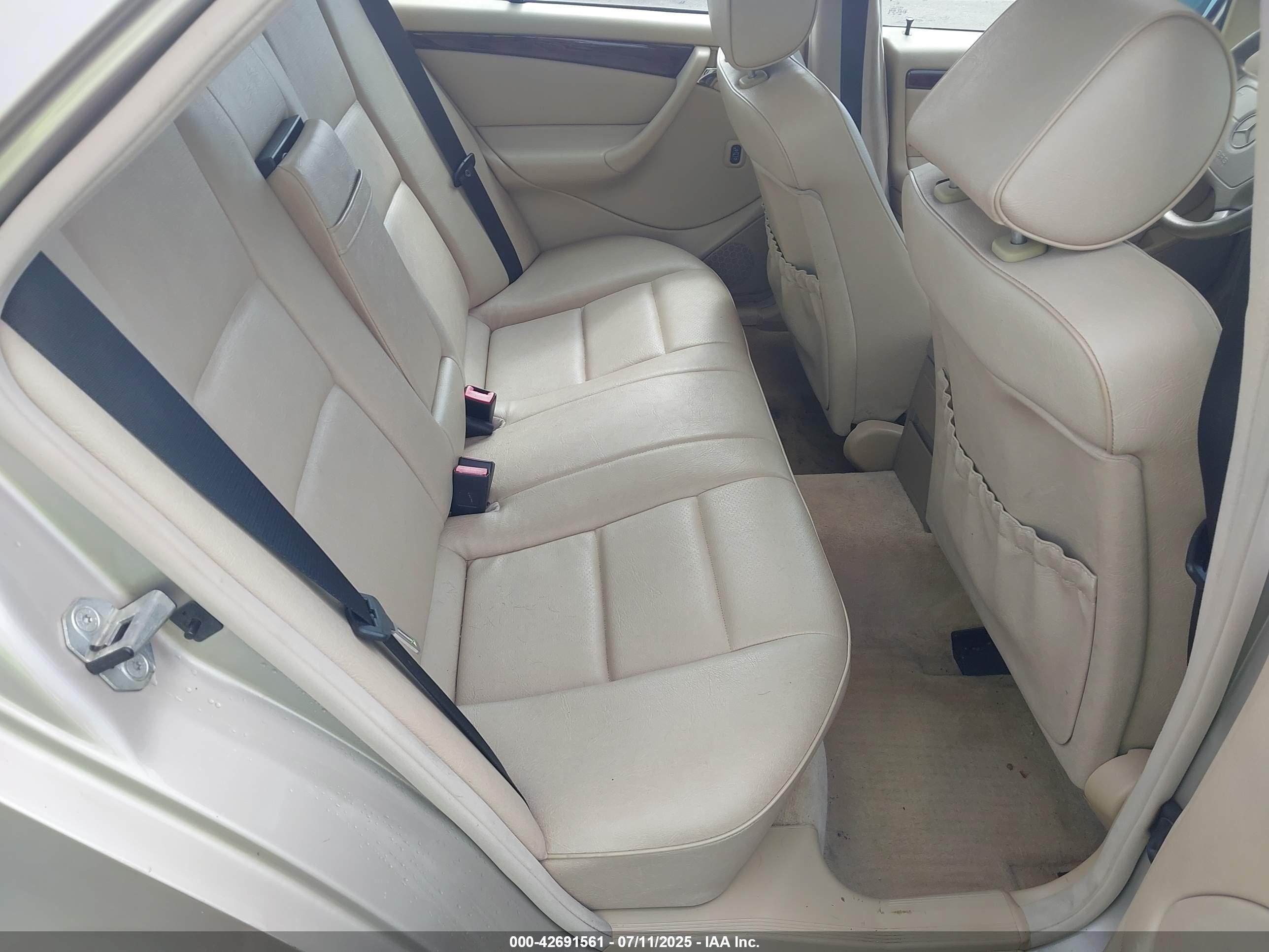 1998 Mercedes-benz C 230   Золотой vin: WDBHA23G1WA627408