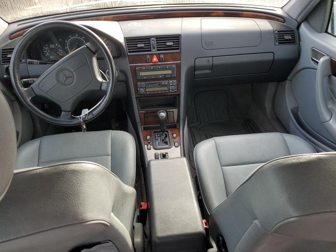 1998 Mercedes-benz C 230 Silver vin: WDBHA23G1WA641776