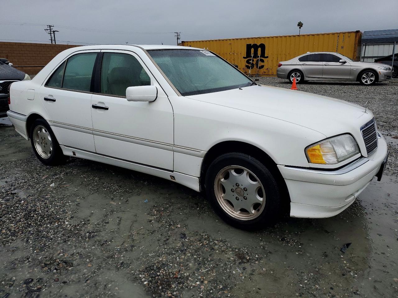 1998 Mercedes-benz C 230 White vin: WDBHA23G3WA577420
