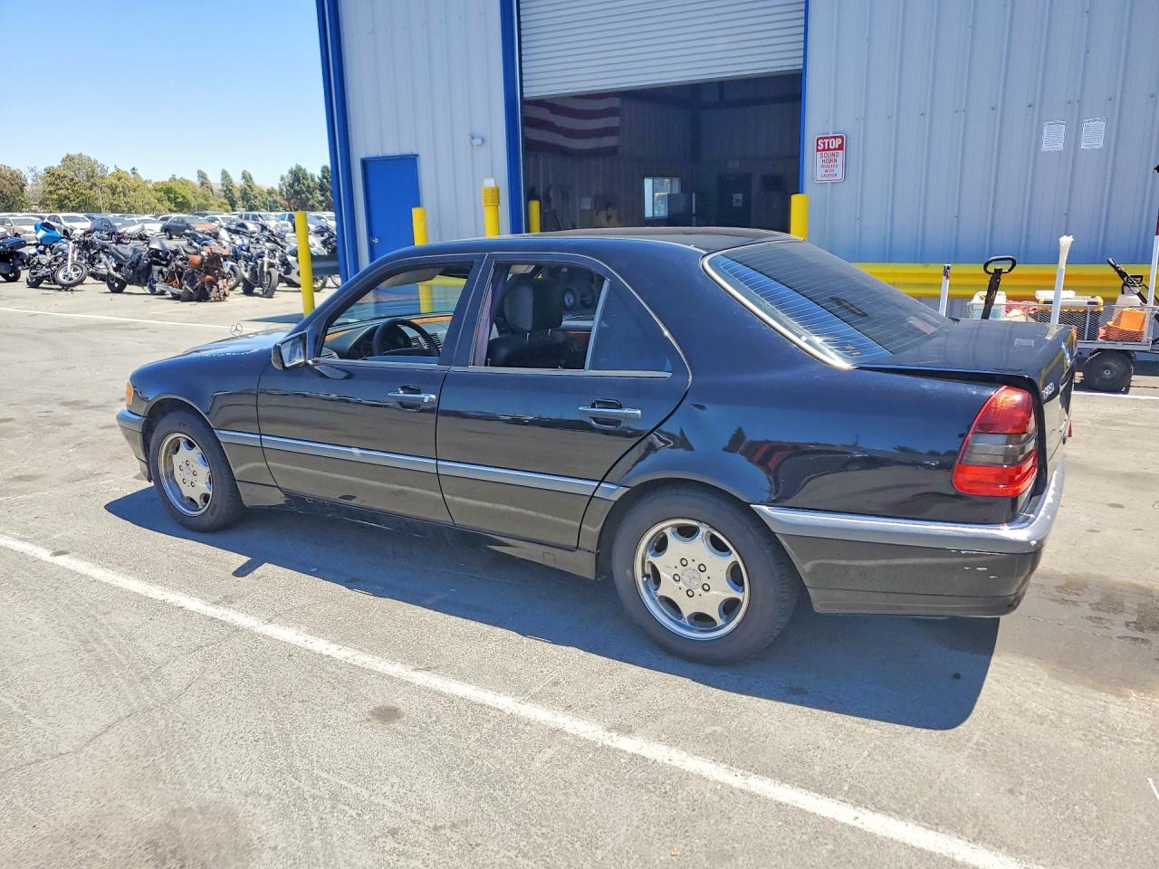 1998 Mercedes-benz C 230 Black vin: WDBHA23G3WA602655