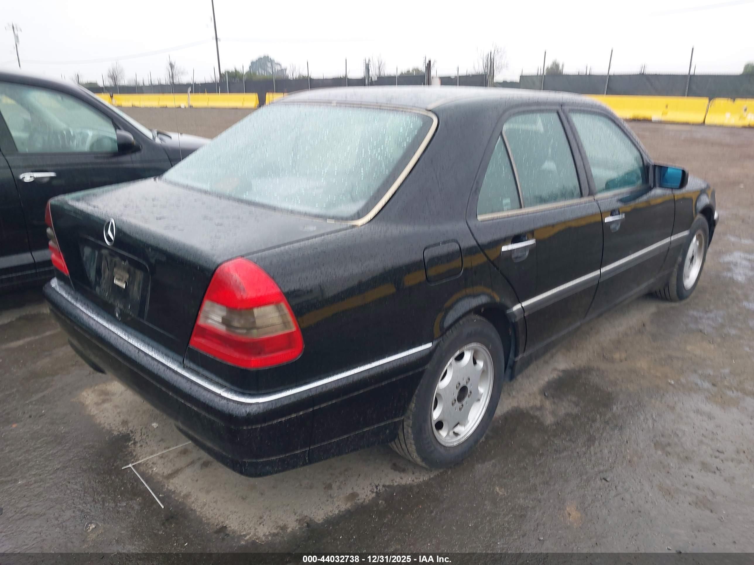 1998 Mercedes-benz C 230   Black vin: WDBHA23G5WA532981