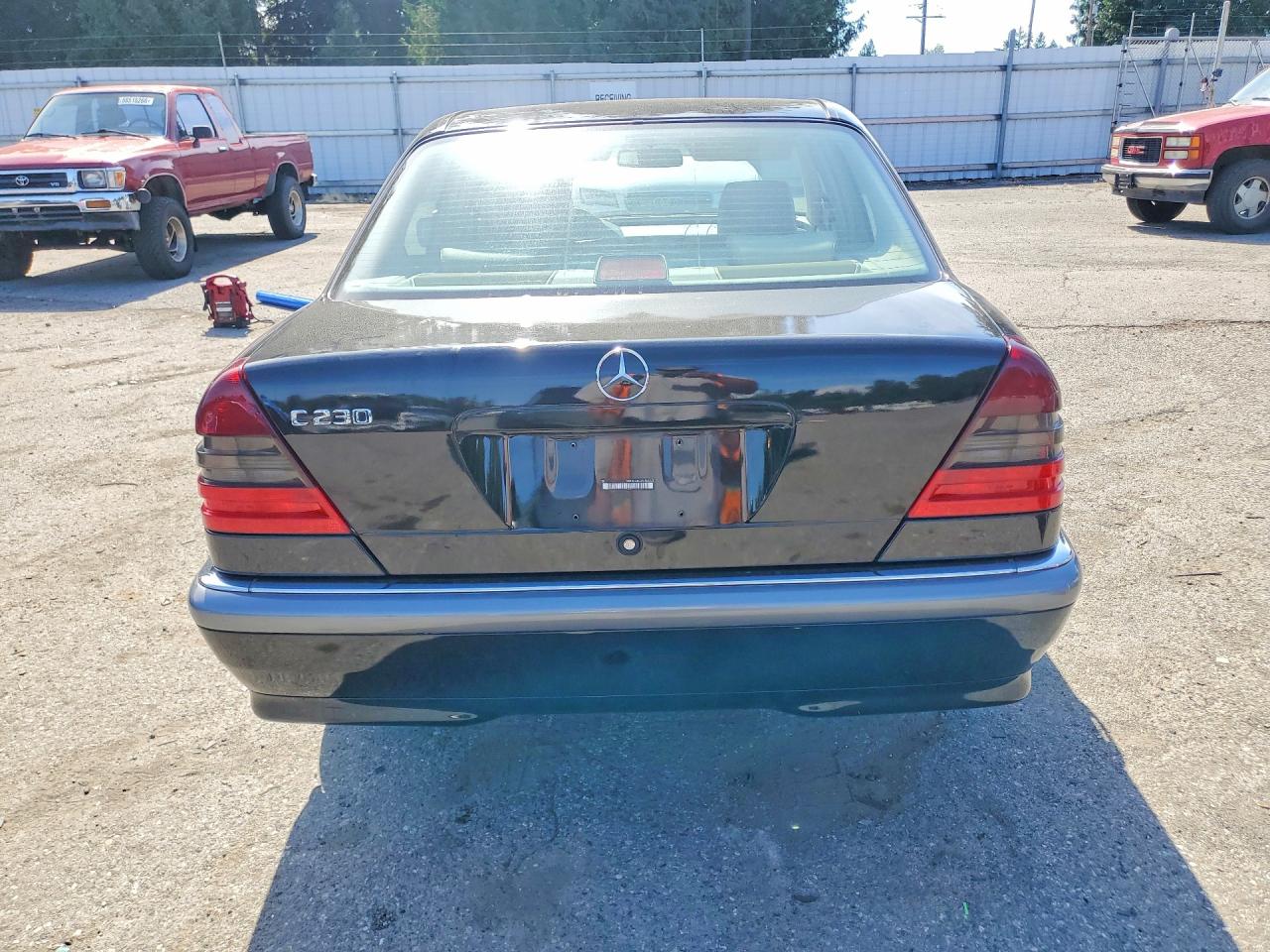 1998 Mercedes-benz C 230 Black vin: WDBHA23G5WA564233