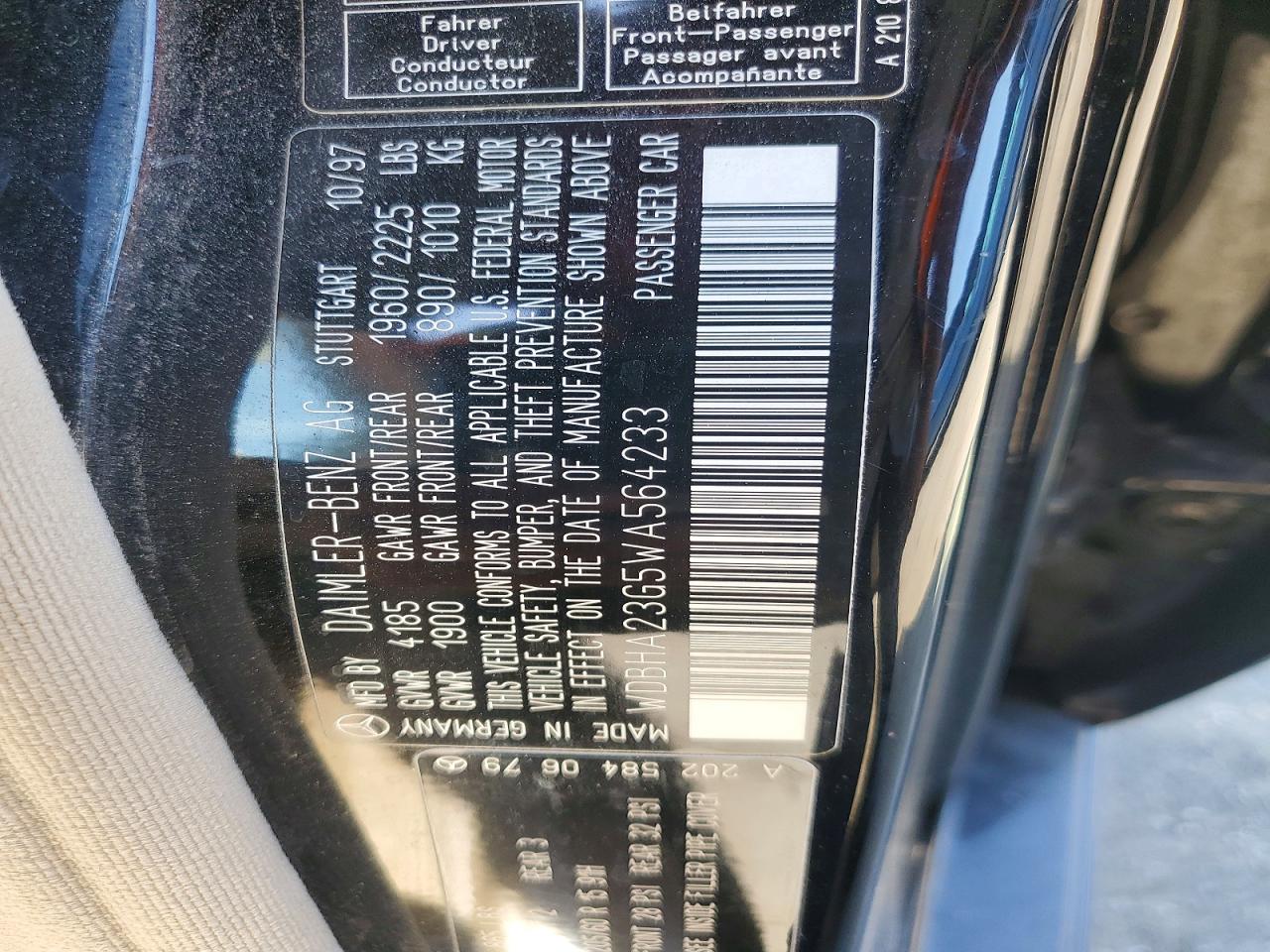 1998 Mercedes-benz C 230 Black vin: WDBHA23G5WA564233