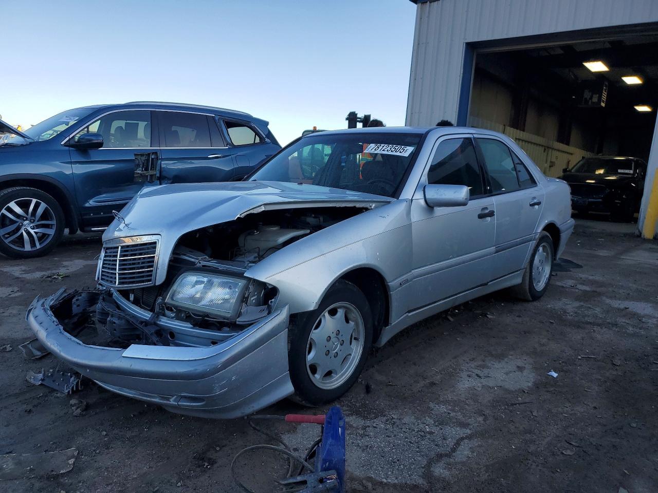 1998 Mercedes-benz C 230 Silver vin: WDBHA23G6WA595992