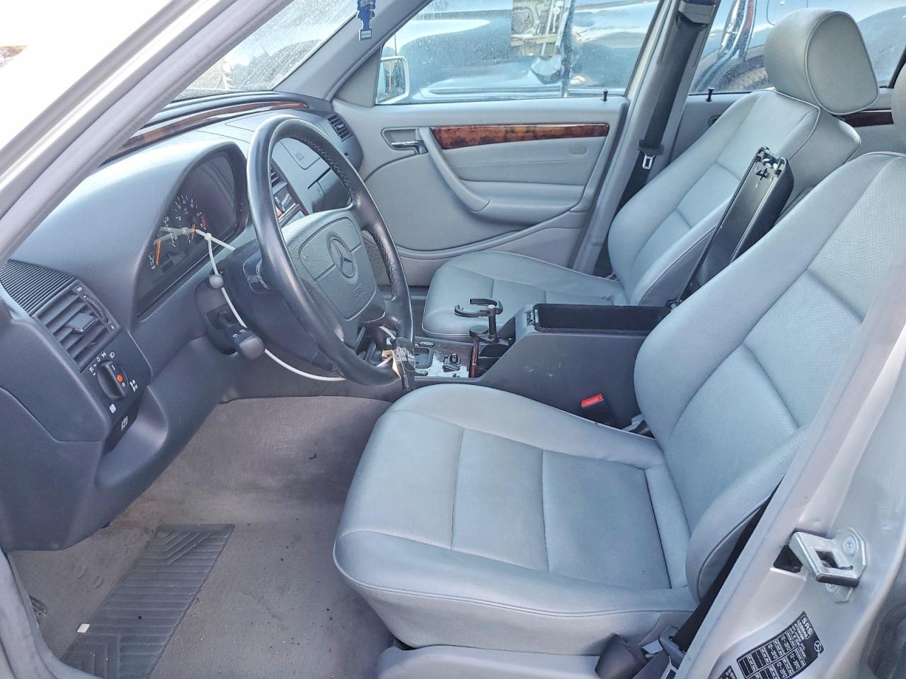 1998 Mercedes-benz C 230 Silver vin: WDBHA23G6WA595992