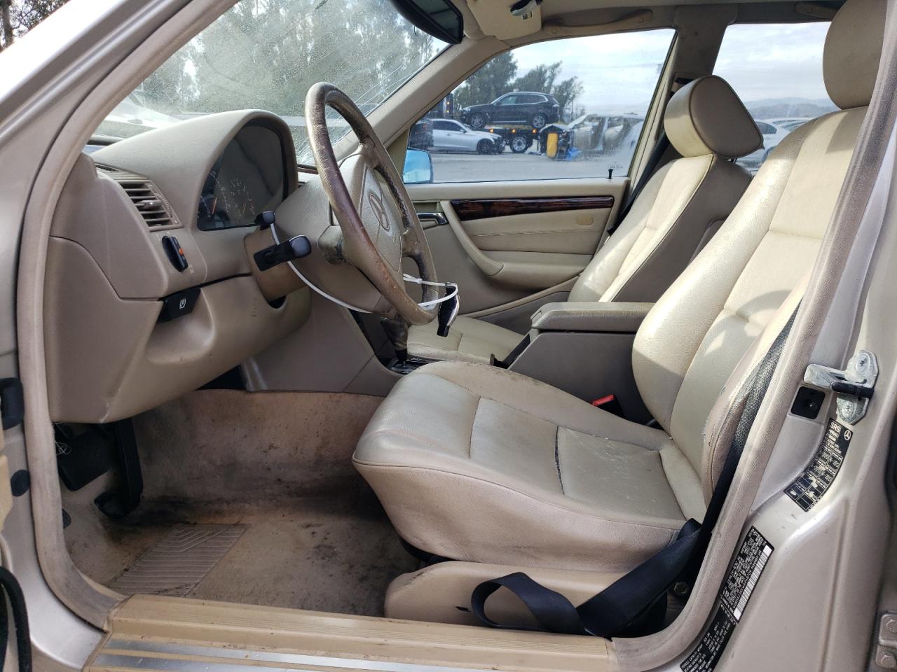 1998 Mercedes-benz C 230 Tan vin: WDBHA23GXWA648709