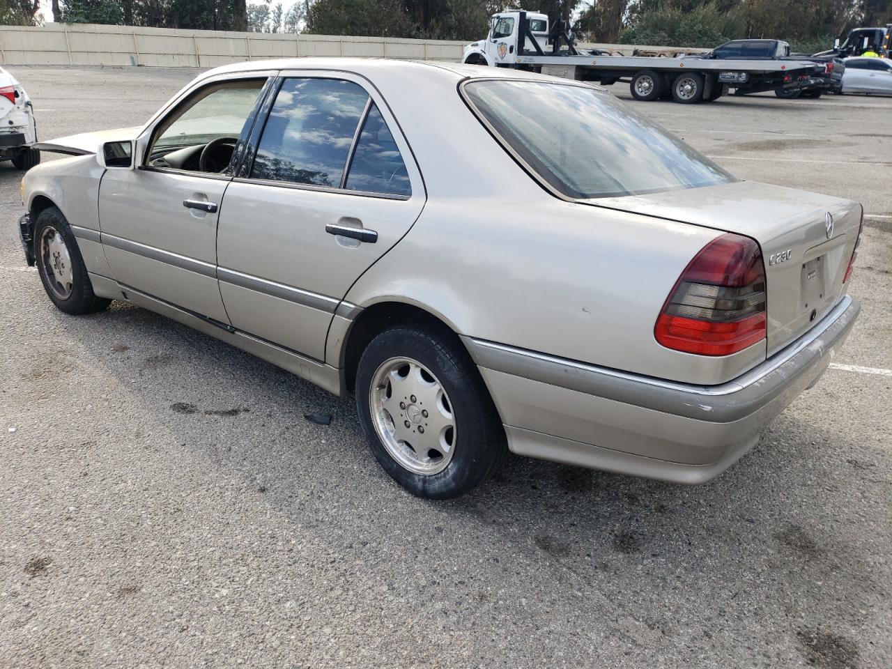 1998 Mercedes-benz C 230 Tan vin: WDBHA23GXWA648709