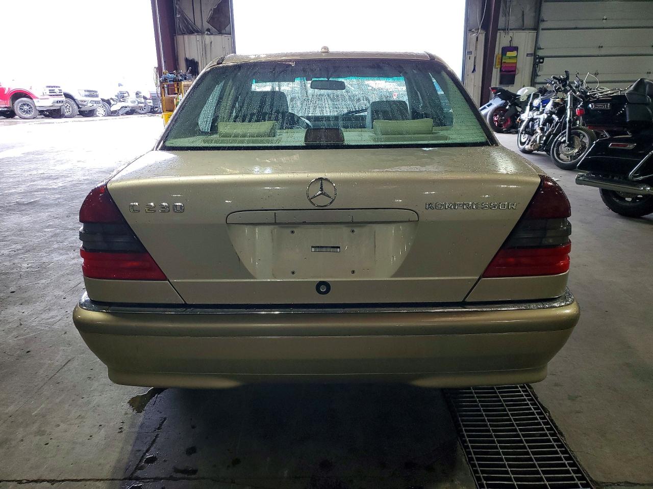 2000 Mercedes-benz C Золотой vin: WDBHA24G0YA834468