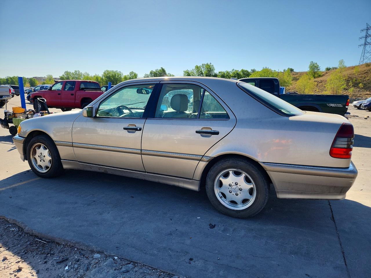 2000 Mercedes-benz C 230 Золотой vin: WDBHA24G0YA834468