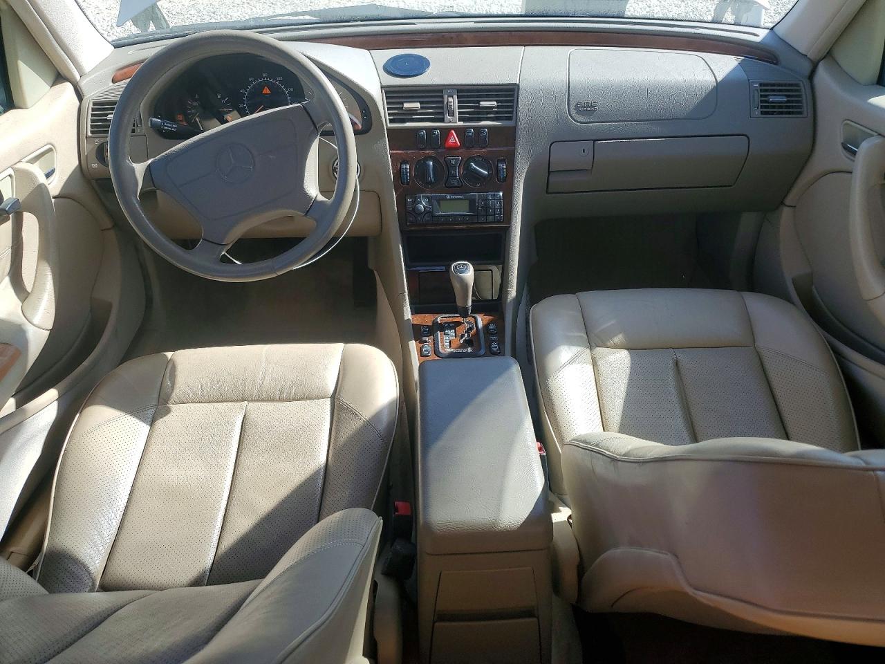 1999 Mercedes-benz C 230 Желто-коричневый vin: WDBHA24G1XA683073