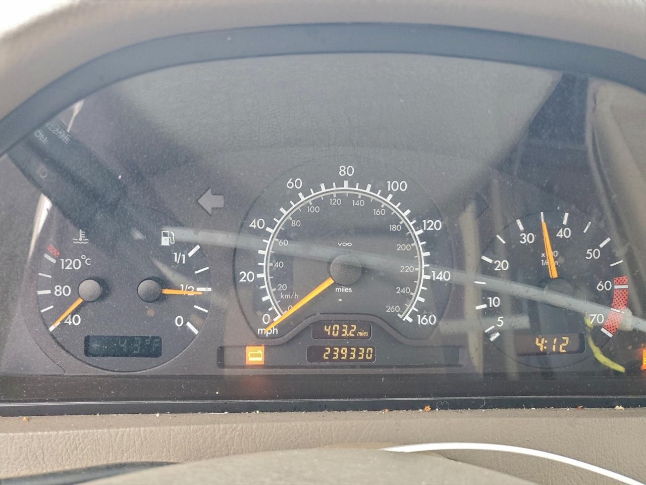 1999 Mercedes Benz C Class C300 4d Spor White vin: WDBHA24G1XA717366