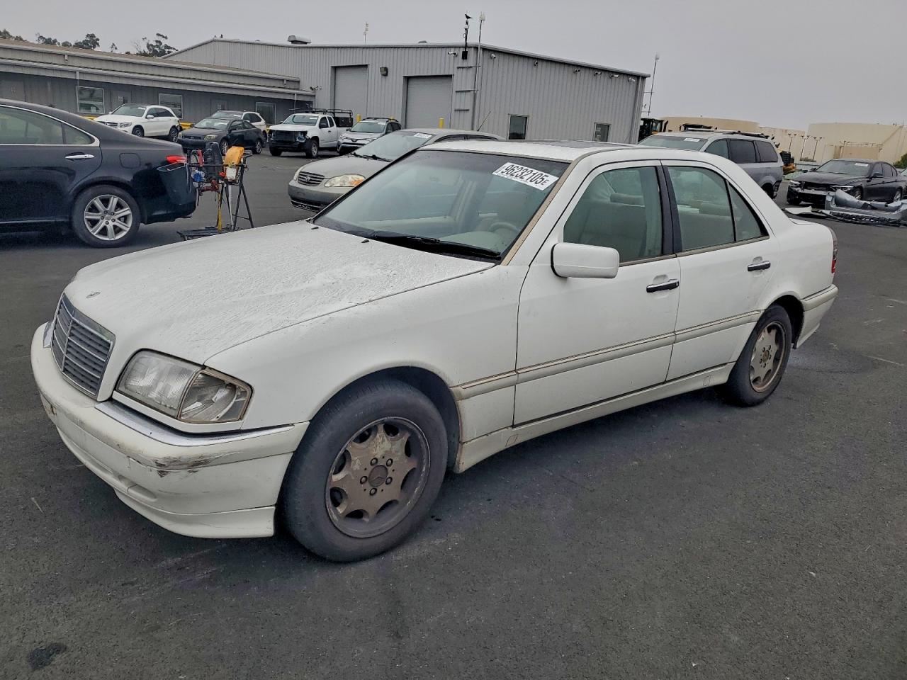1999 Mercedes Benz C Class C300 4d Spor Белый vin: WDBHA24G1XA717366