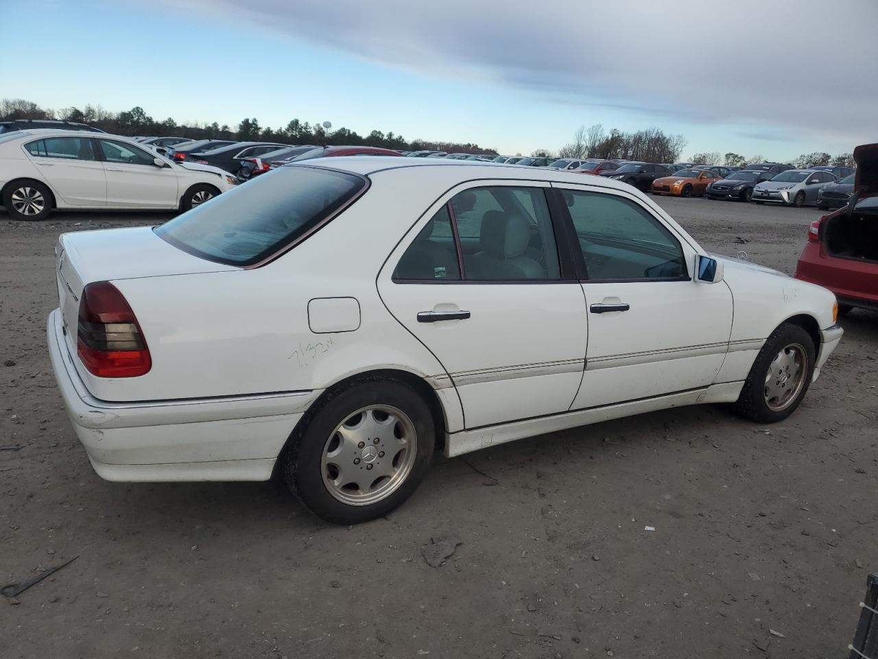 1999 Mercedes-benz C 230 Белый vin: WDBHA24G1XA799003