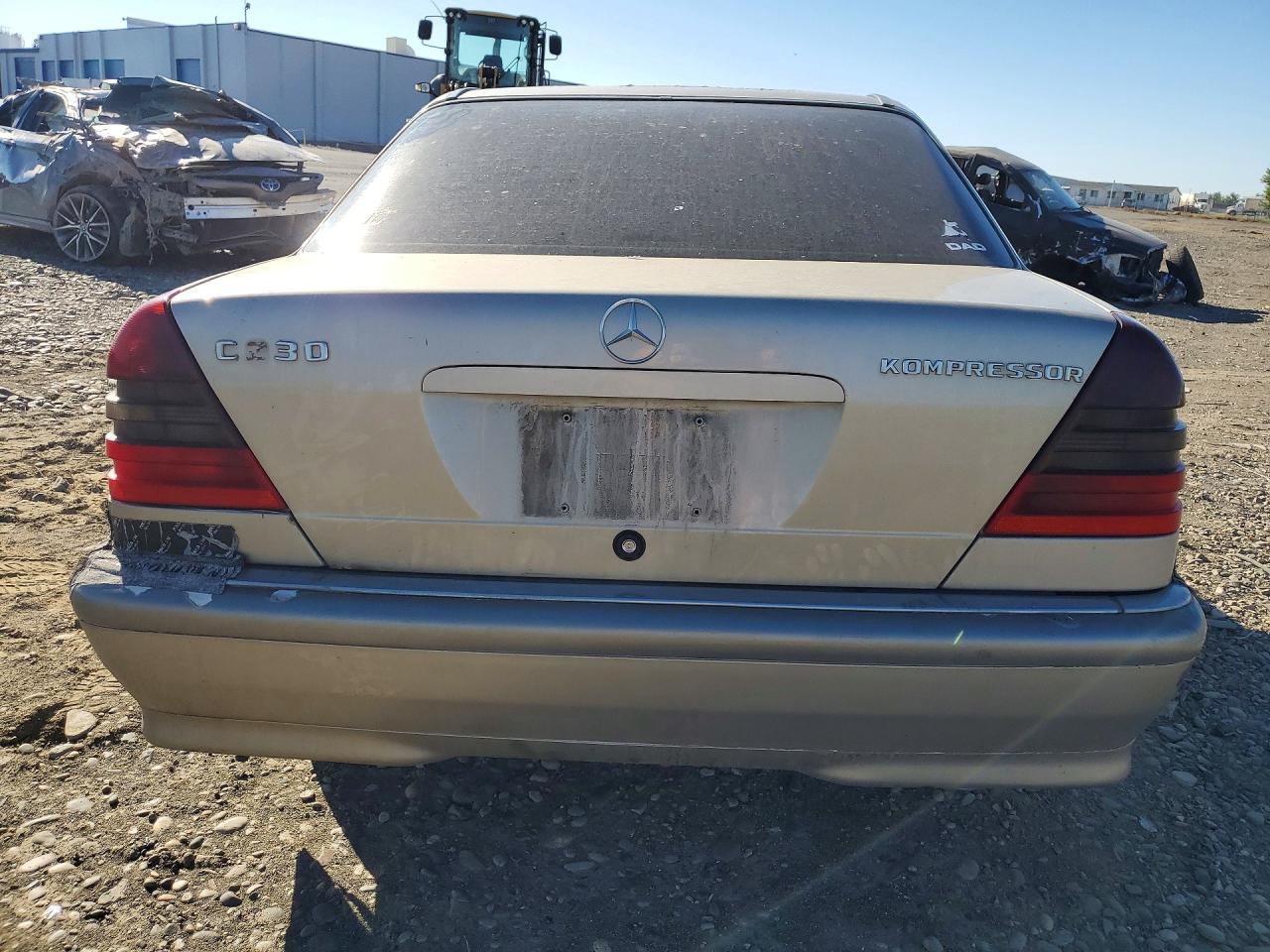 1999 Mercedes-benz C 230 Gold vin: WDBHA24G1XF861891