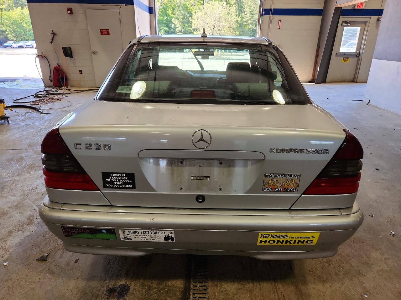 2000 Mercedes-benz C 230 Silver vin: WDBHA24G1YA858021