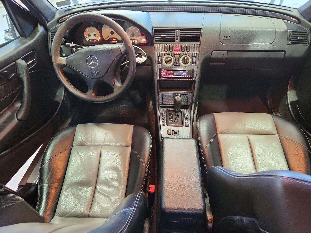 2000 Mercedes-benz C 230 Silver vin: WDBHA24G1YA858021