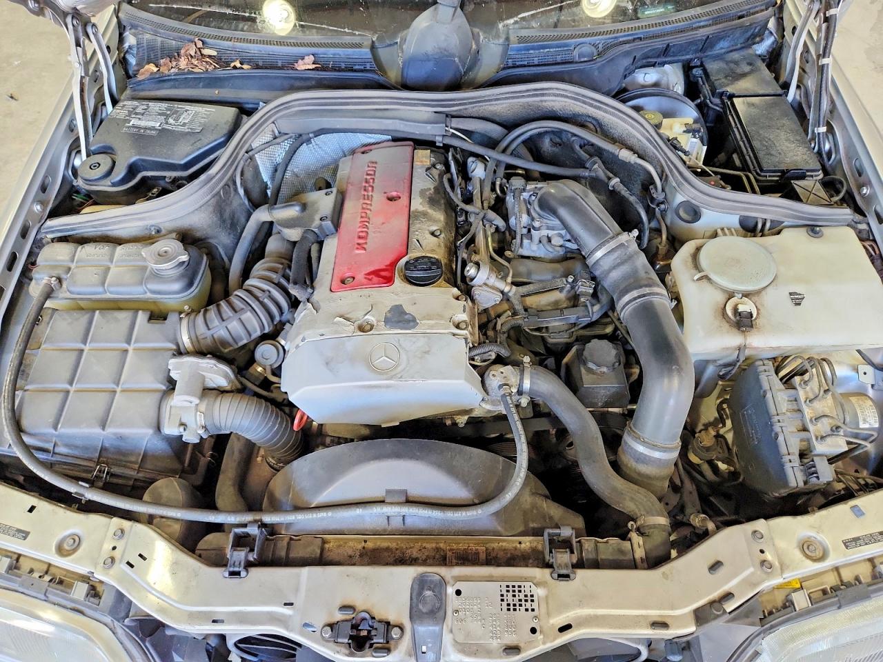 2000 Mercedes-benz C 230 Silver vin: WDBHA24G1YA858021