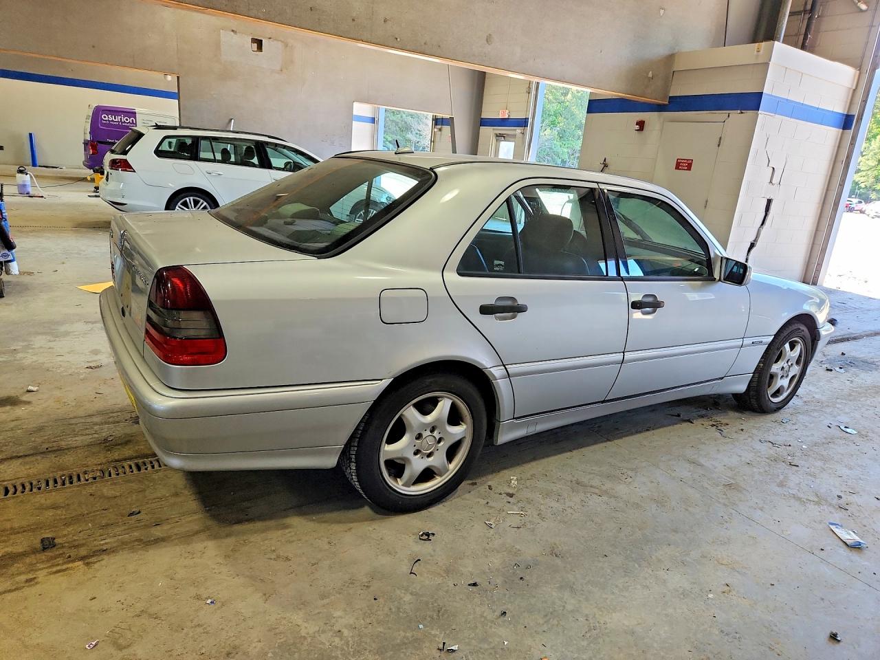 2000 Mercedes-benz C 230 Silver vin: WDBHA24G1YA858021
