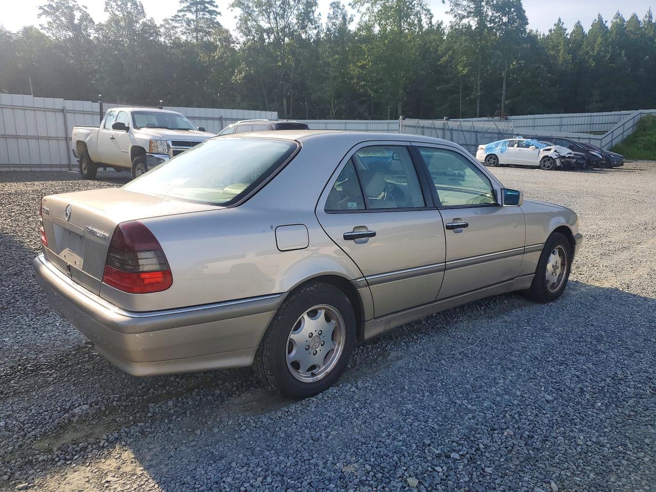 1999 Mercedes-benz C 230 Gold vin: WDBHA24G2XA682059