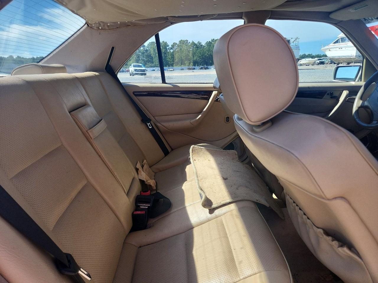 1999 Mercedes-benz C 230 Tan vin: WDBHA24G2XA689593