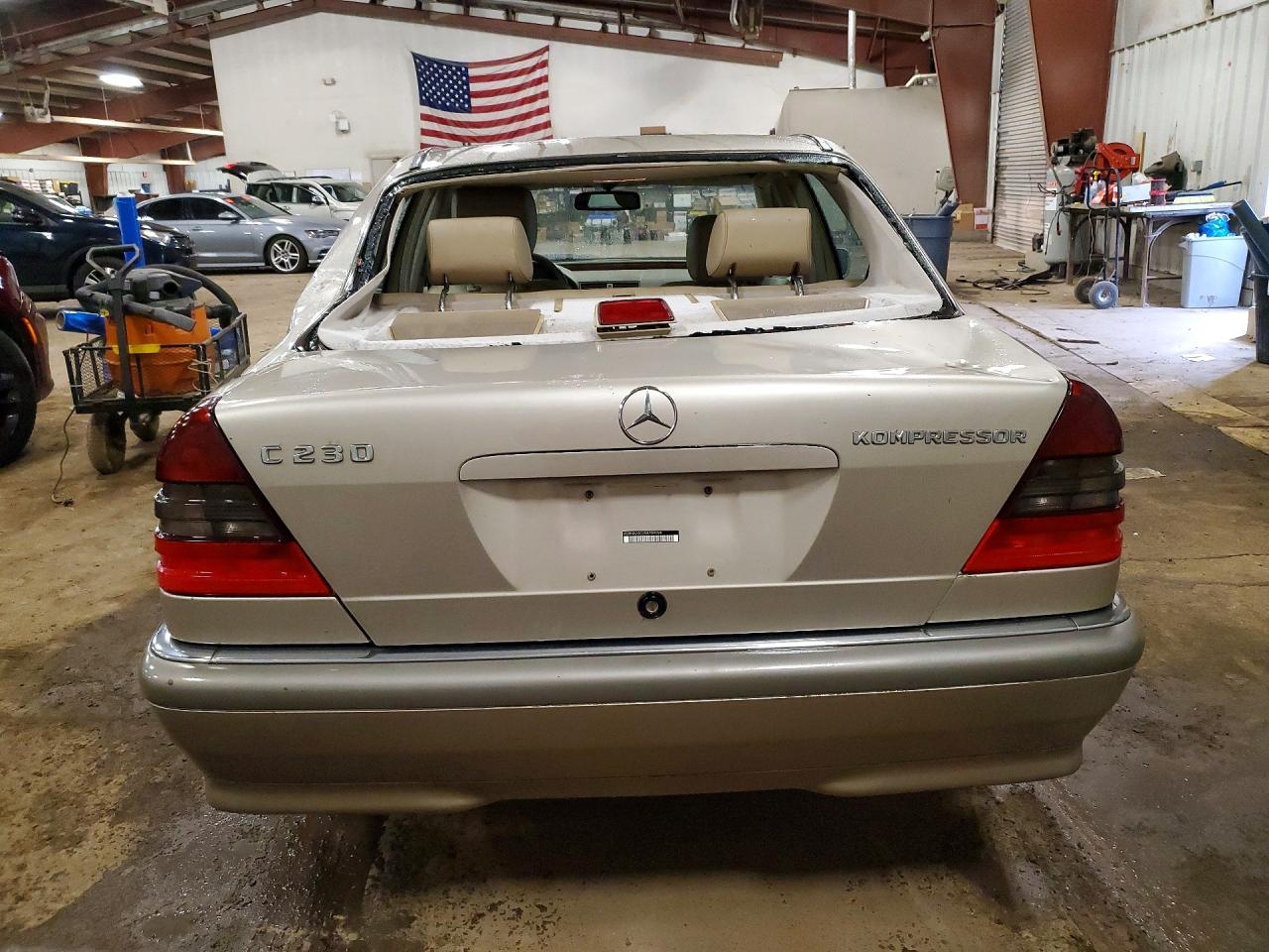 1999 Mercedes-benz C 230 Серебряный vin: WDBHA24G2XA789094