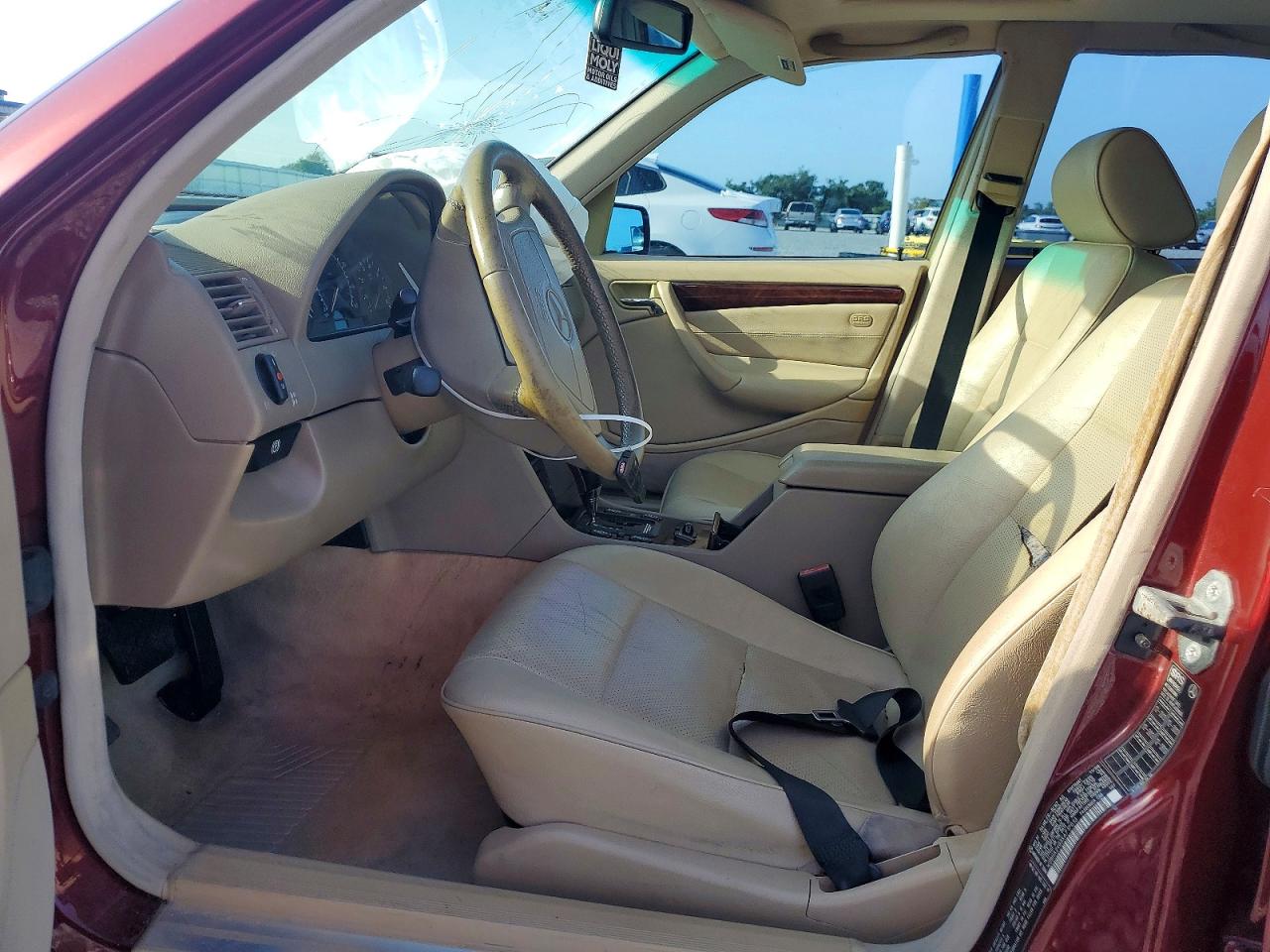 1999 Mercedes-benz C 230 Burgundy vin: WDBHA24G3XA717613