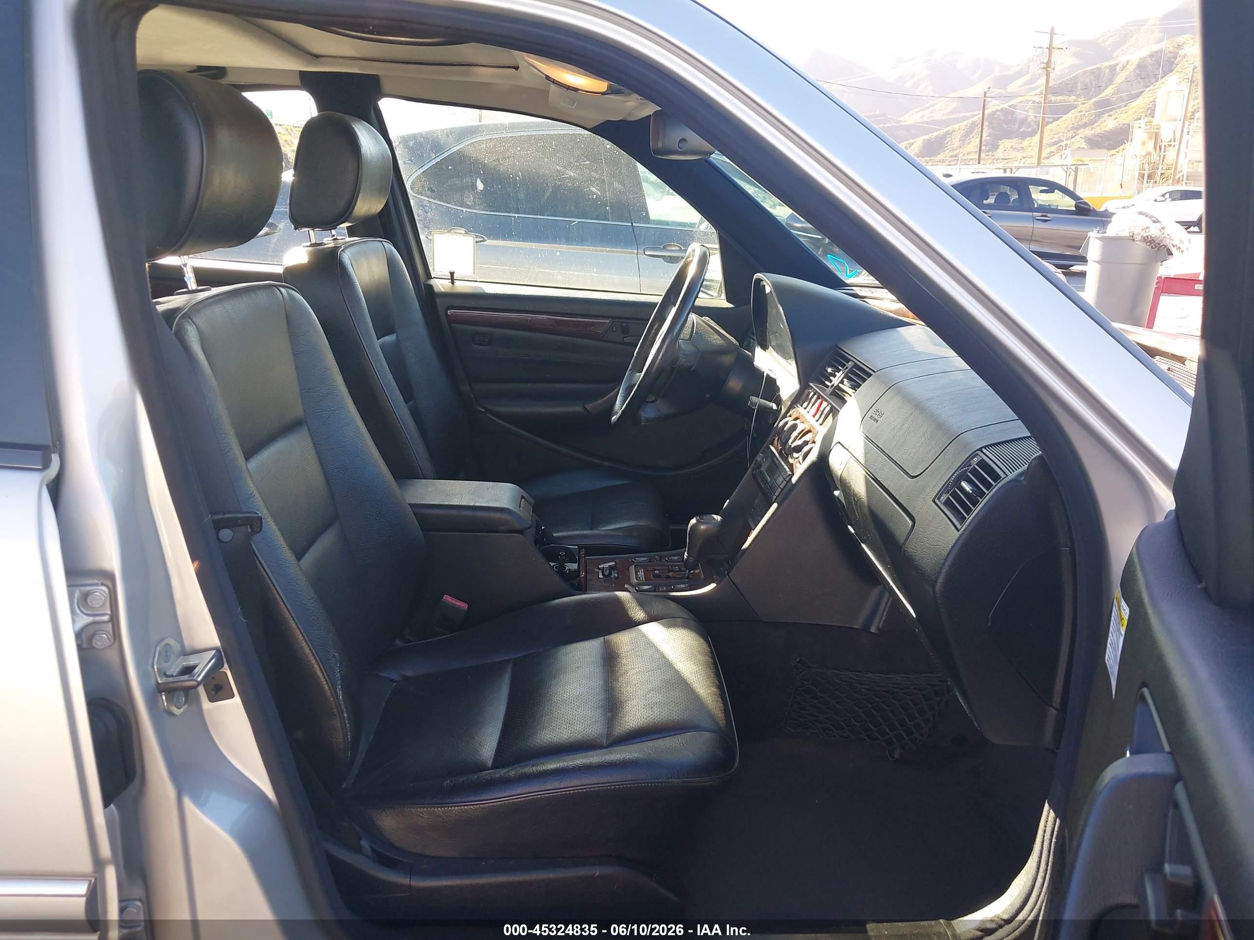 2000 Mercedes-benz C 230 Kompressor Silver vin: WDBHA24G3YA831435