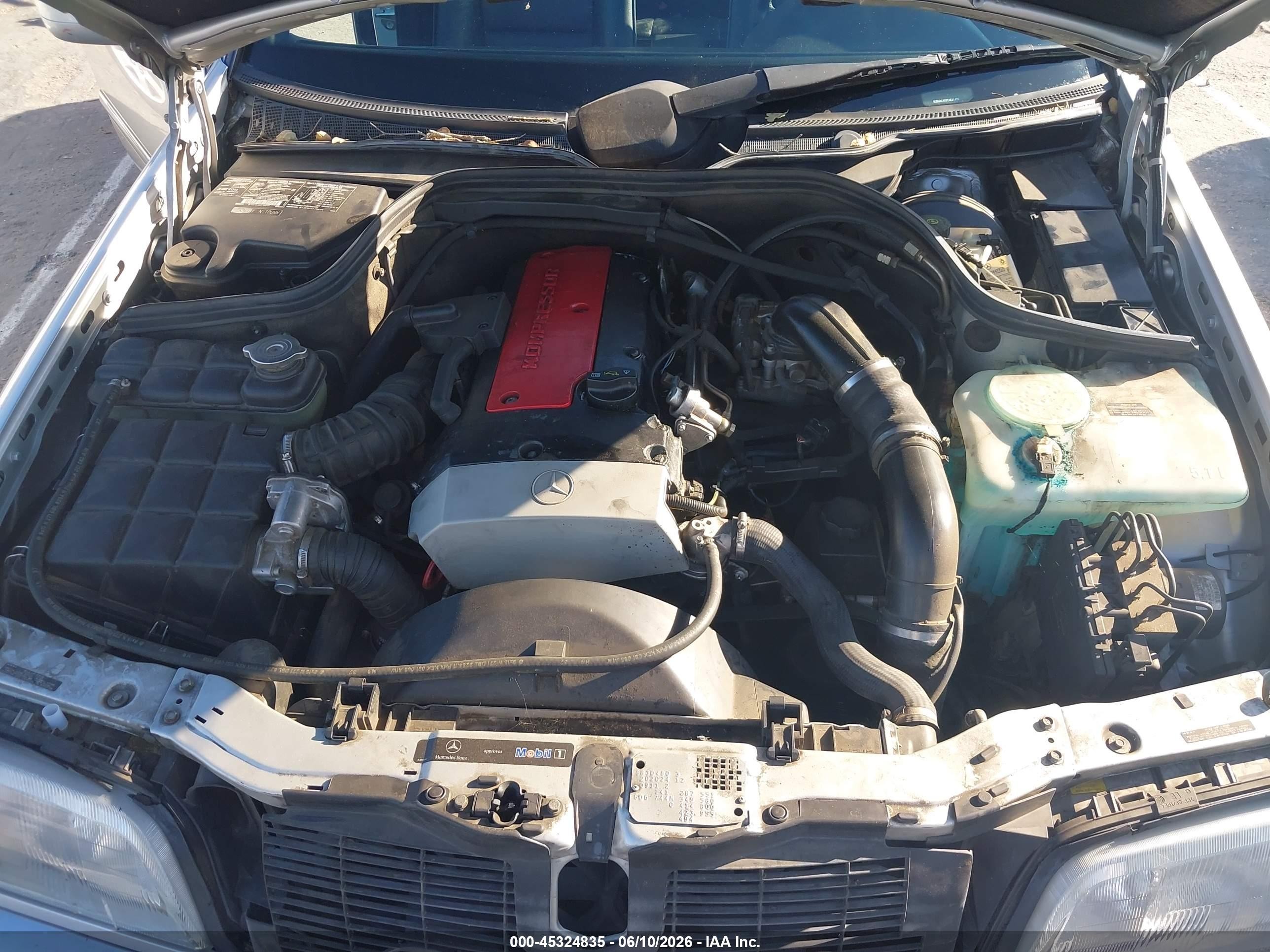 2000 Mercedes-benz C 230 Kompressor Silver vin: WDBHA24G3YA831435