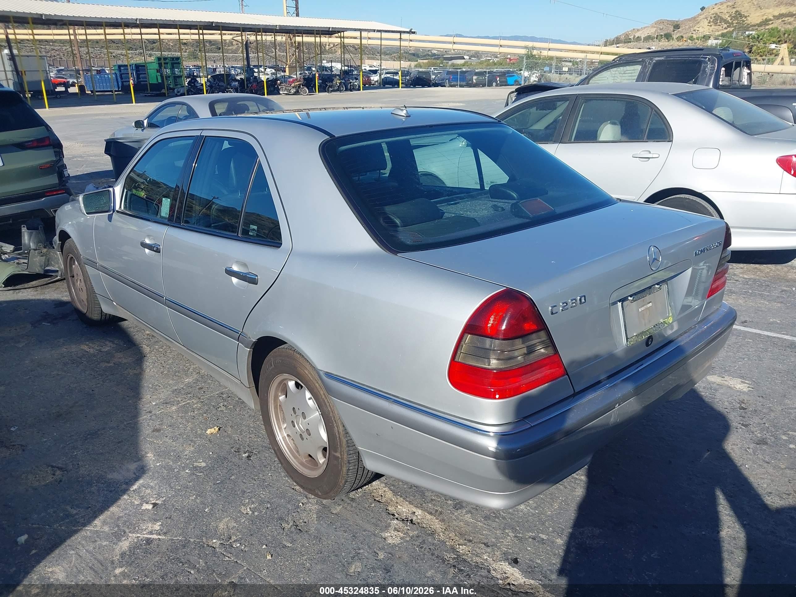 2000 Mercedes-benz C 230 Kompressor Silver vin: WDBHA24G3YA831435
