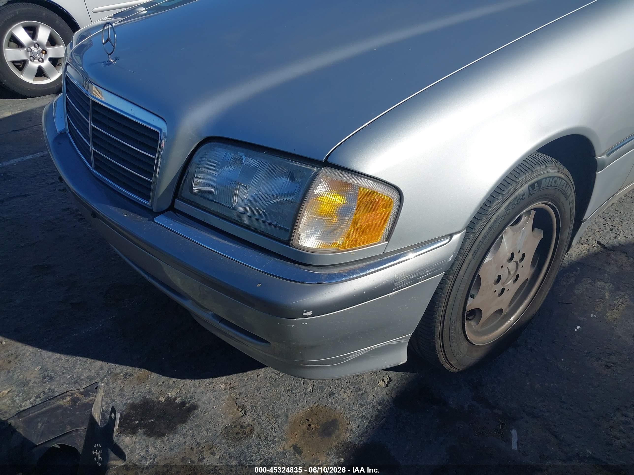 2000 Mercedes-benz C 230 Kompressor Silver vin: WDBHA24G3YA831435