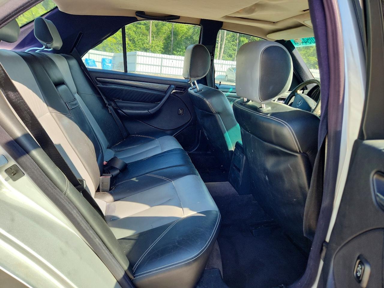 2000 Mercedes-benz C 230 Silver vin: WDBHA24G3YA845996