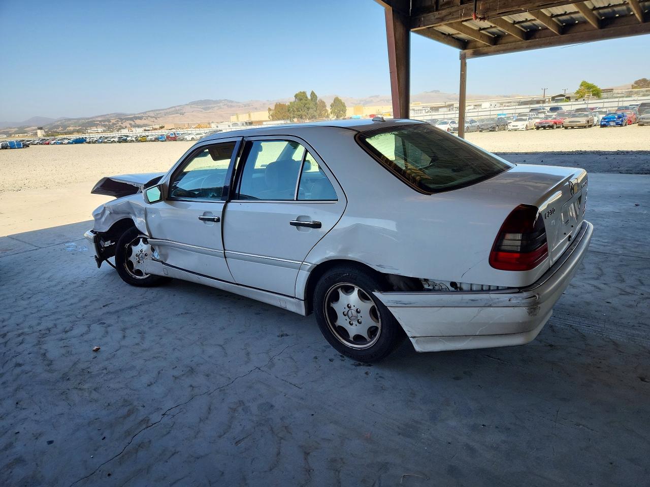 2000 Mercedes-benz C 230 White vin: WDBHA24G4YA821335