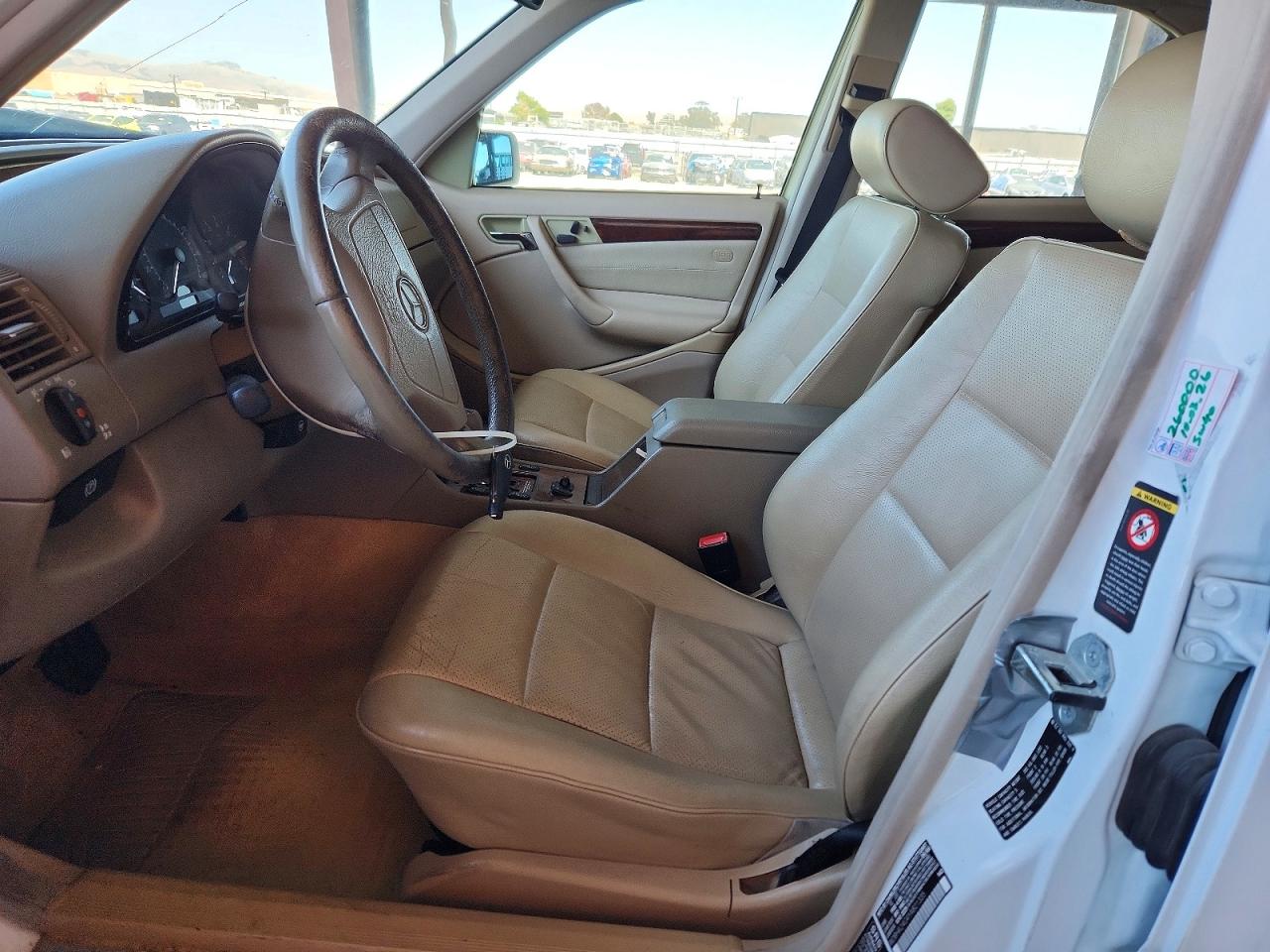 2000 Mercedes-benz C 230 White vin: WDBHA24G4YA821335