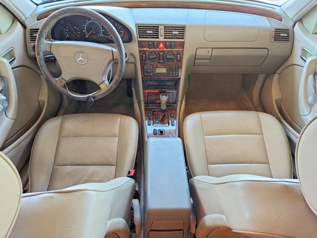 2000 Mercedes-benz C 230 White vin: WDBHA24G4YA821335