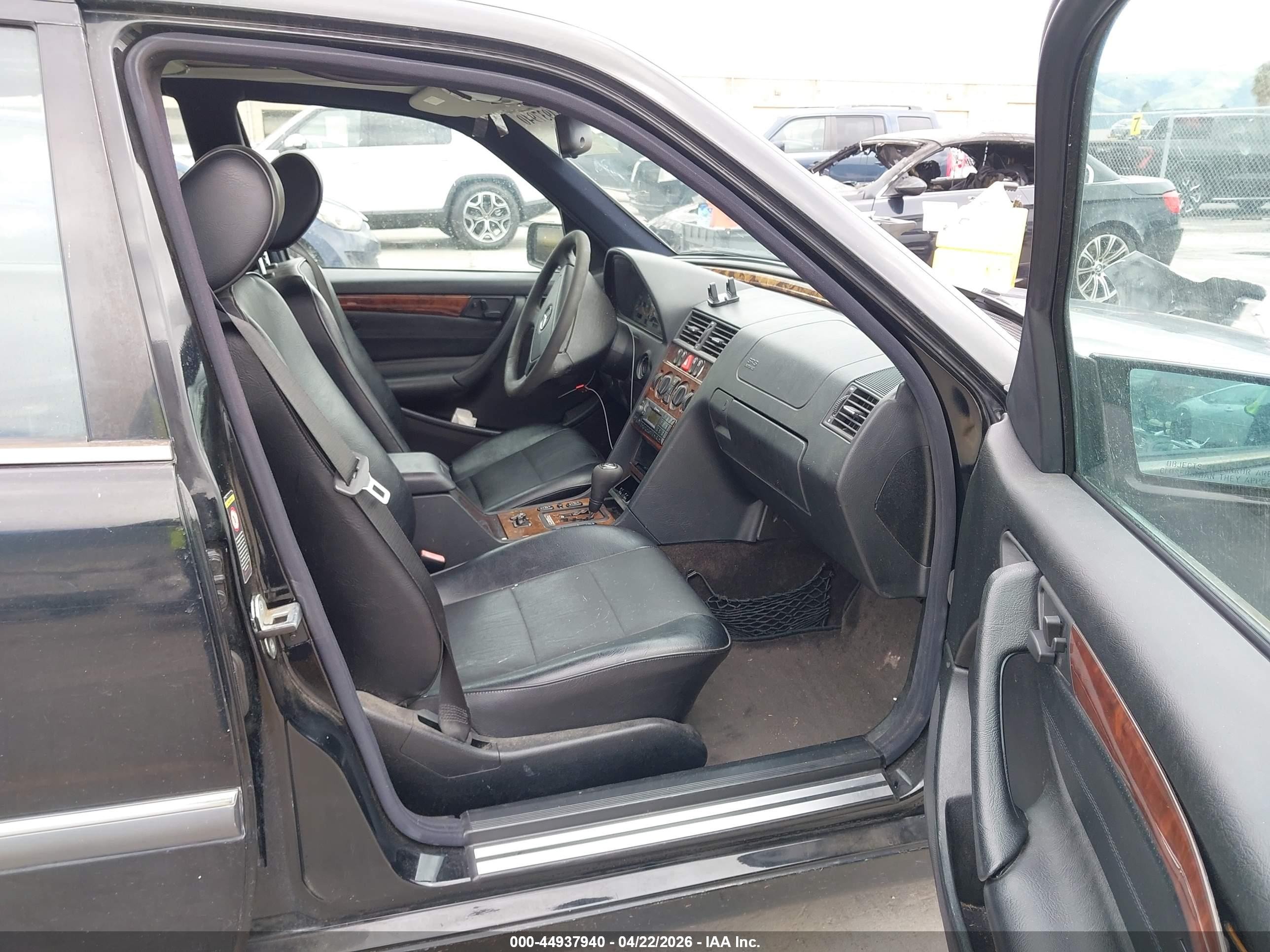 2000 Mercedes-benz C 230 Kompressor Black vin: WDBHA24G4YA825238