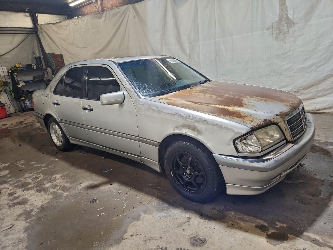 1999 Mercedes-benz C 230 Silver vin: WDBHA24G5XA803960