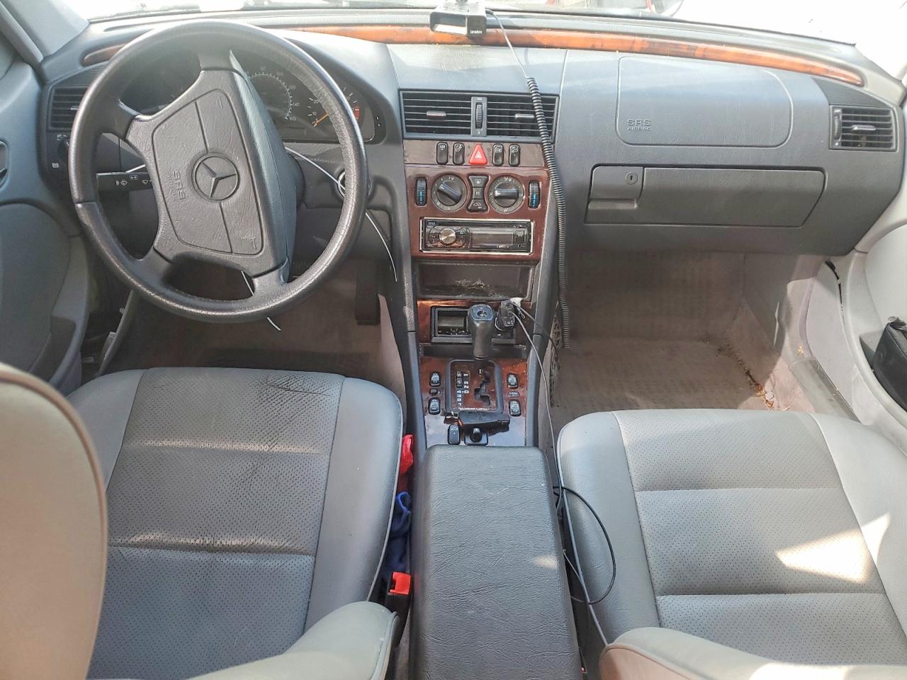 1999 Mercedes-benz C 230 Белый vin: WDBHA24G6XA767048